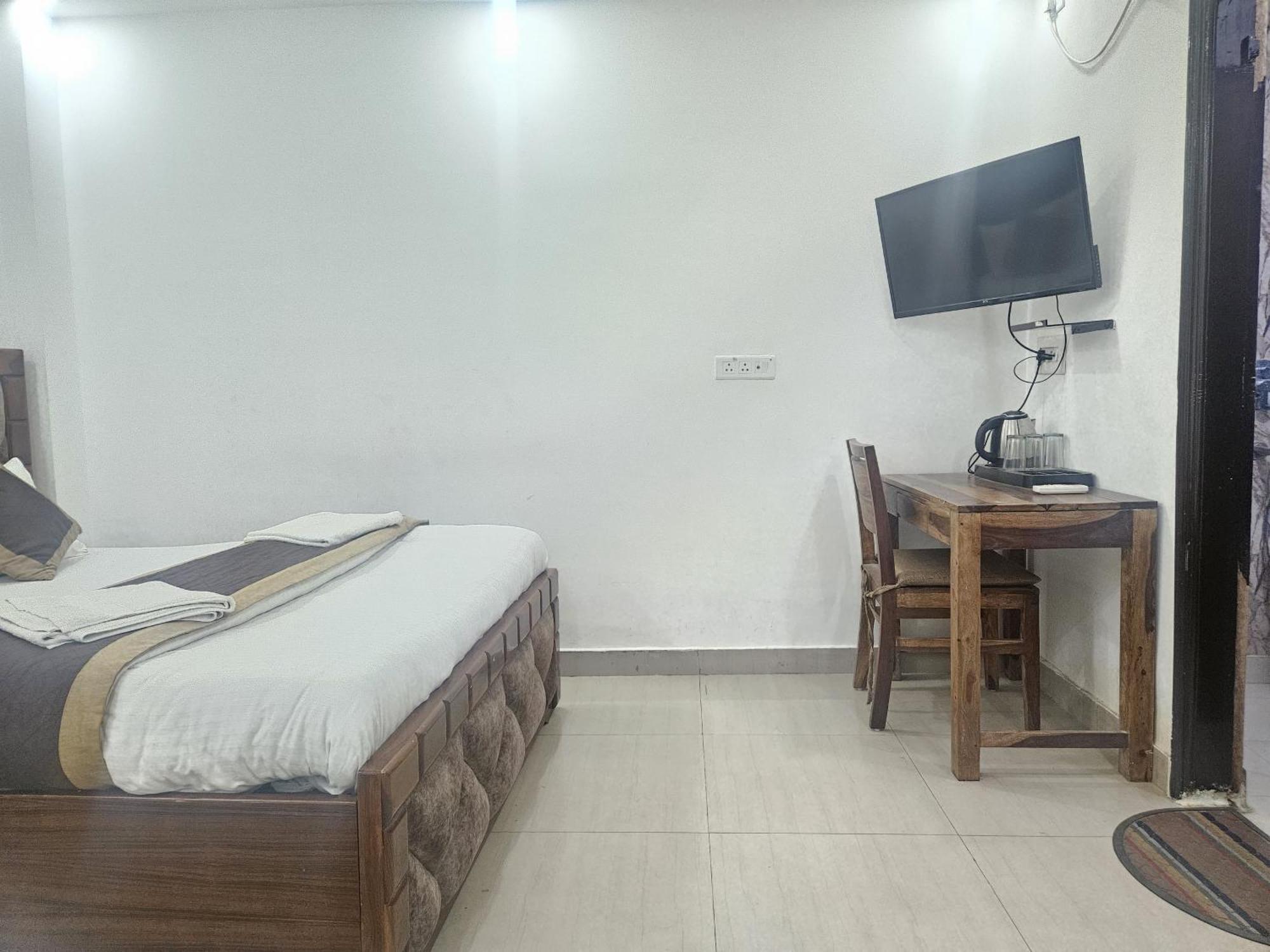 Hotel Yess Boss International 3*