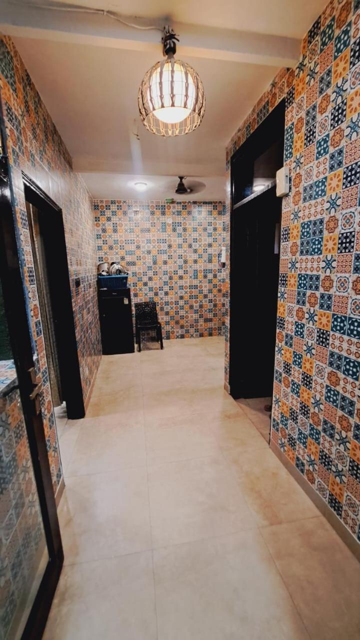 Apartment Mughals *