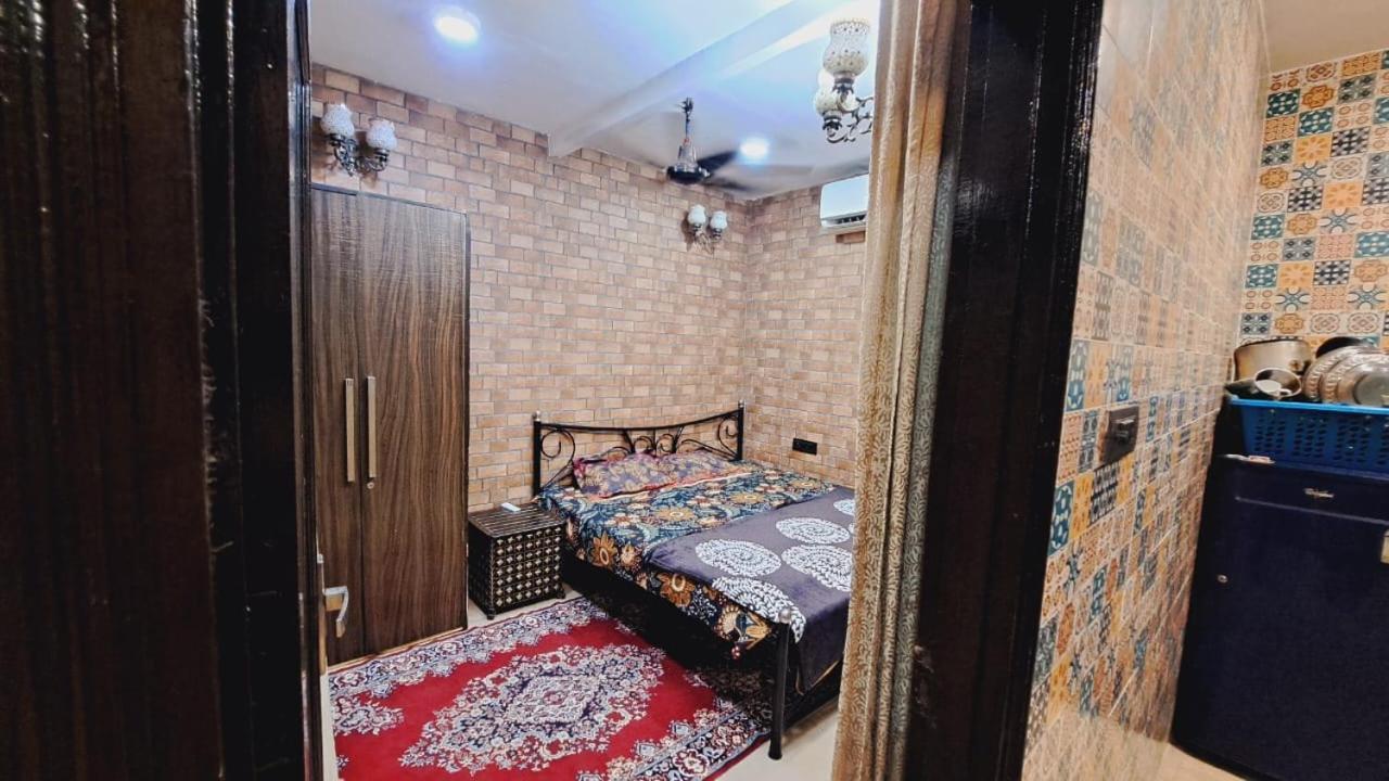 Apartment Mughals *