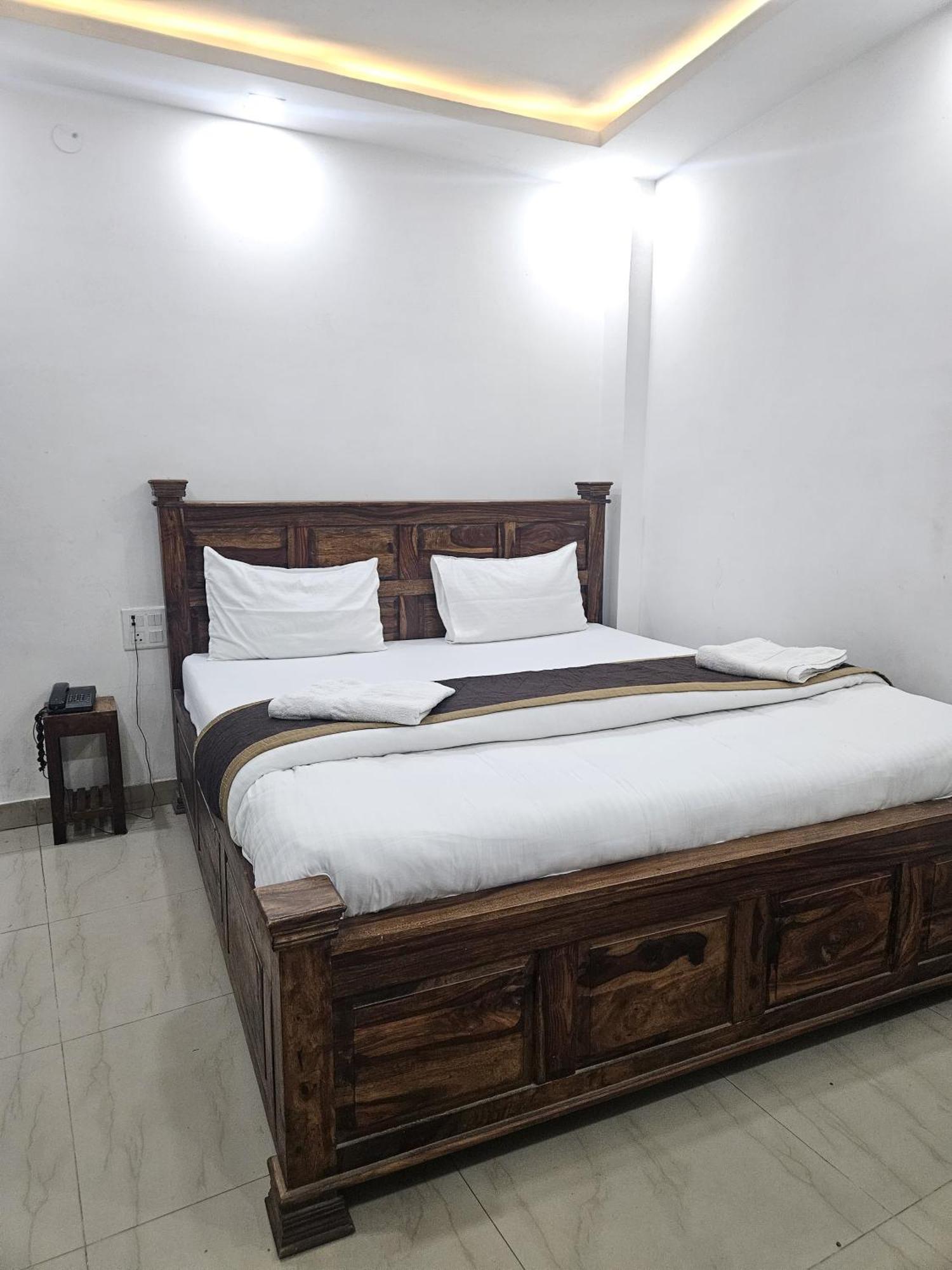 Hotel Yess Boss International