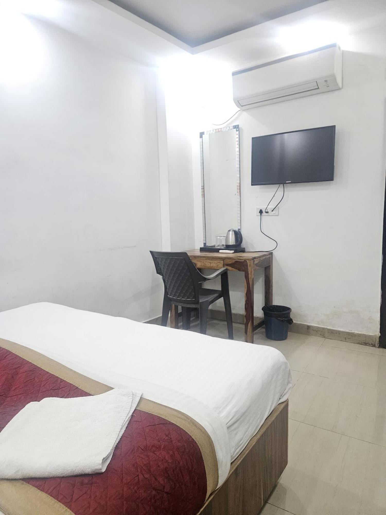 Hotel Yess Boss International 3*