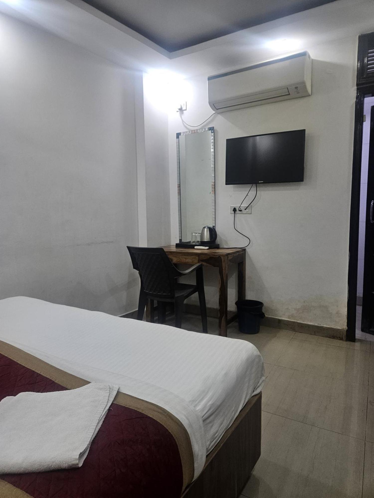 Yess Boss International Hotel Nova Deli