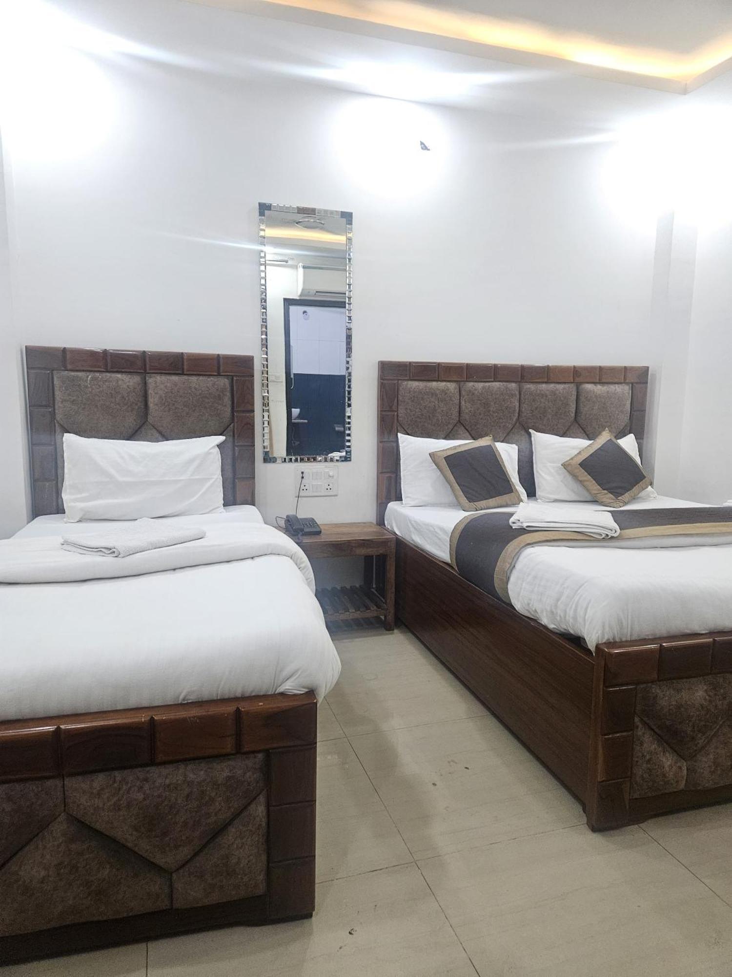 Yess Boss International Hotel Nova Deli