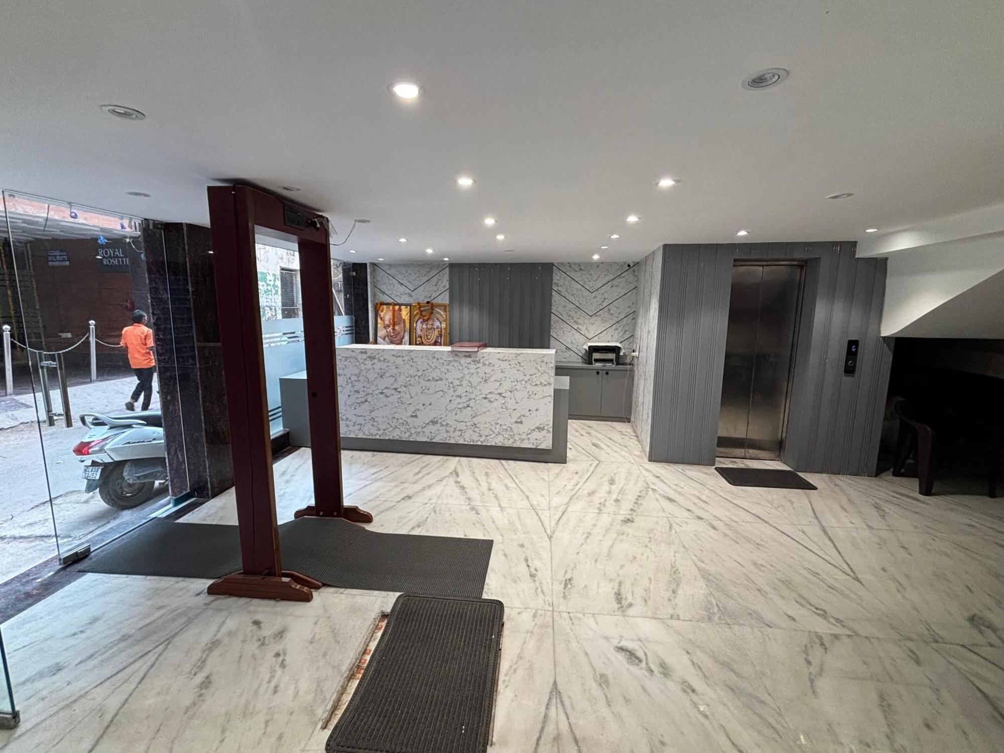 Cg Internationl By Sweet Hotel New Delhi