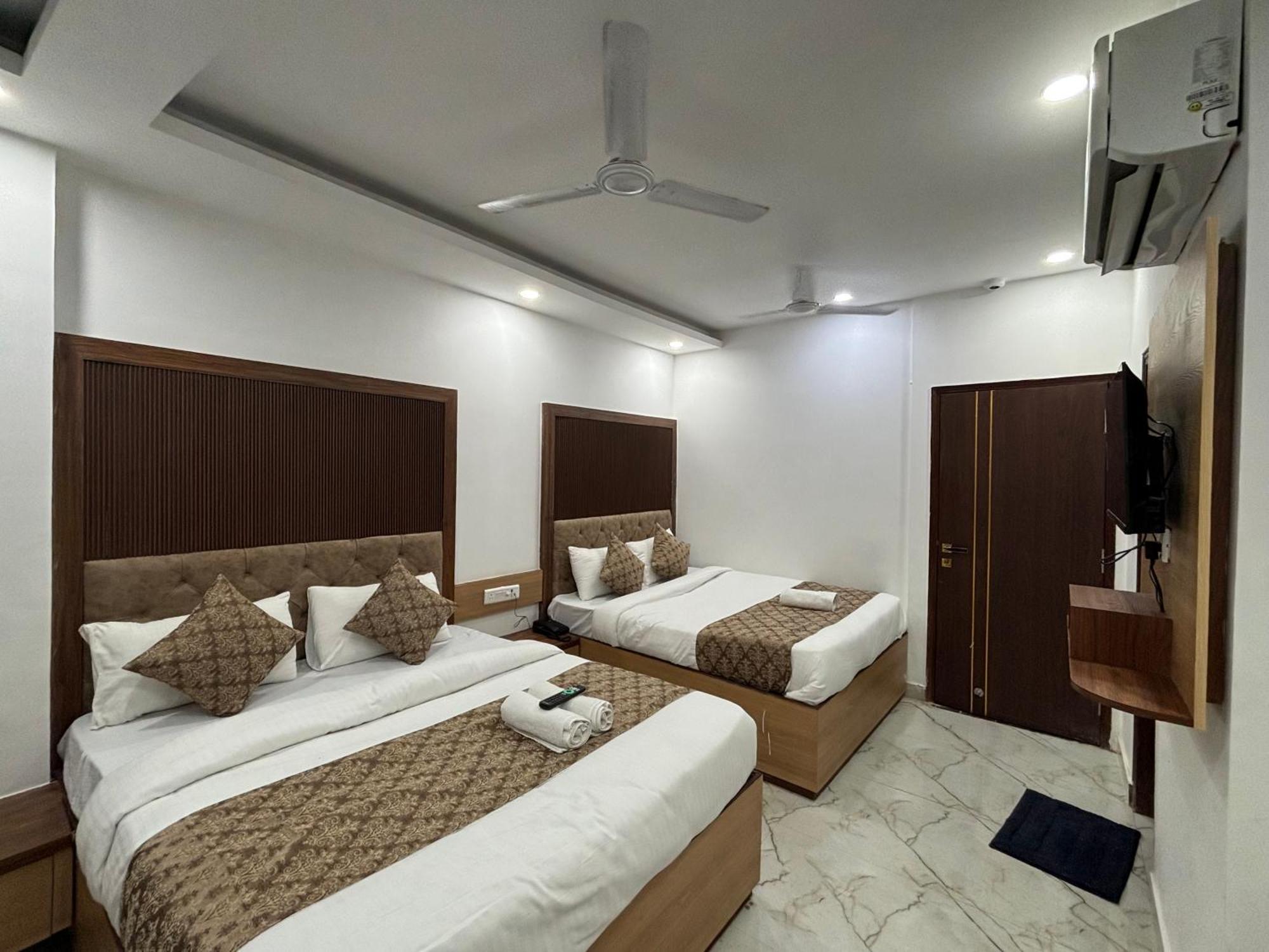 Cg Internationl By Sweet New Delhi