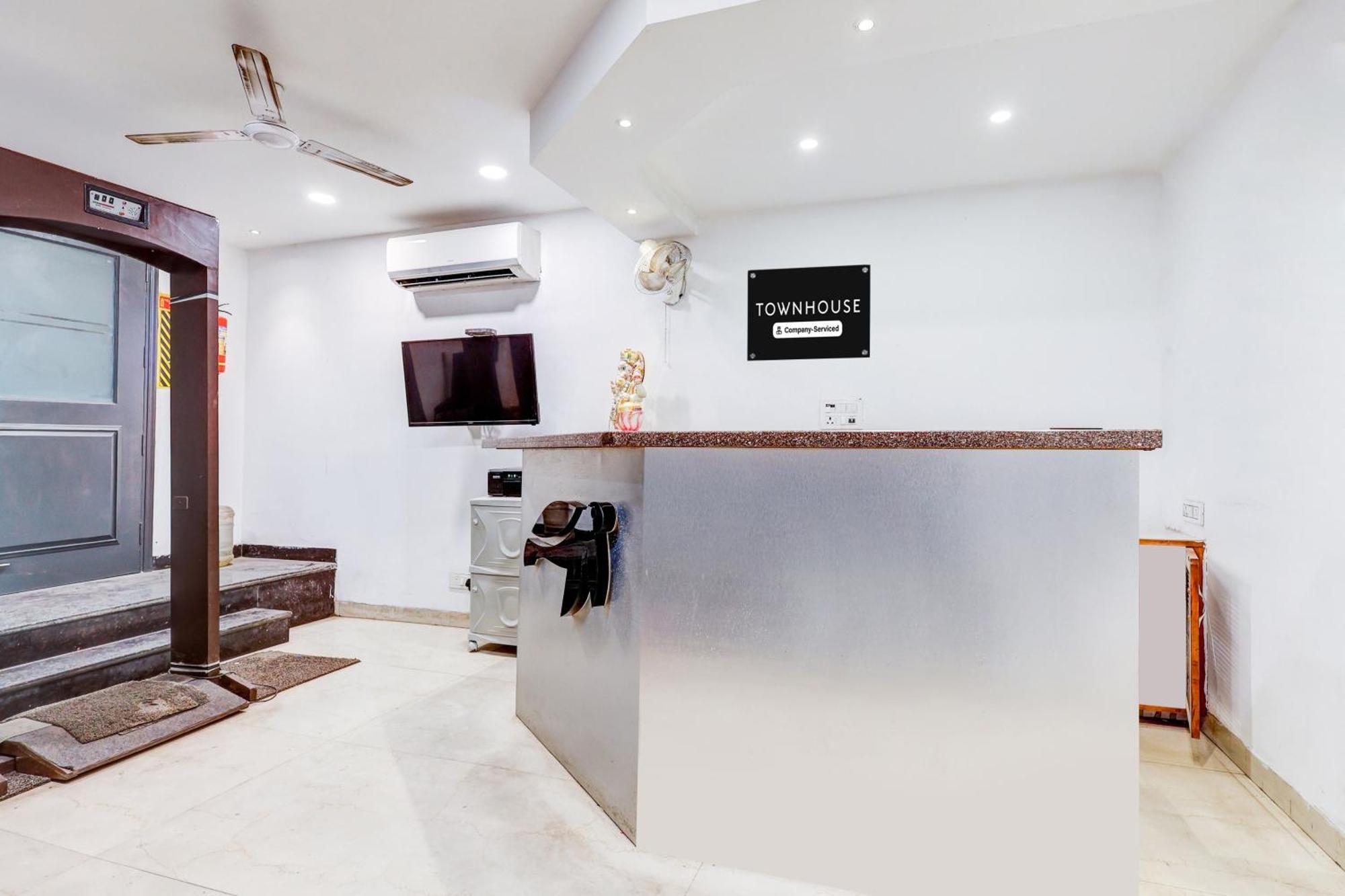 Hotel Super Collection O Shalimar Bagh Delhi (National Capital Territory of India)