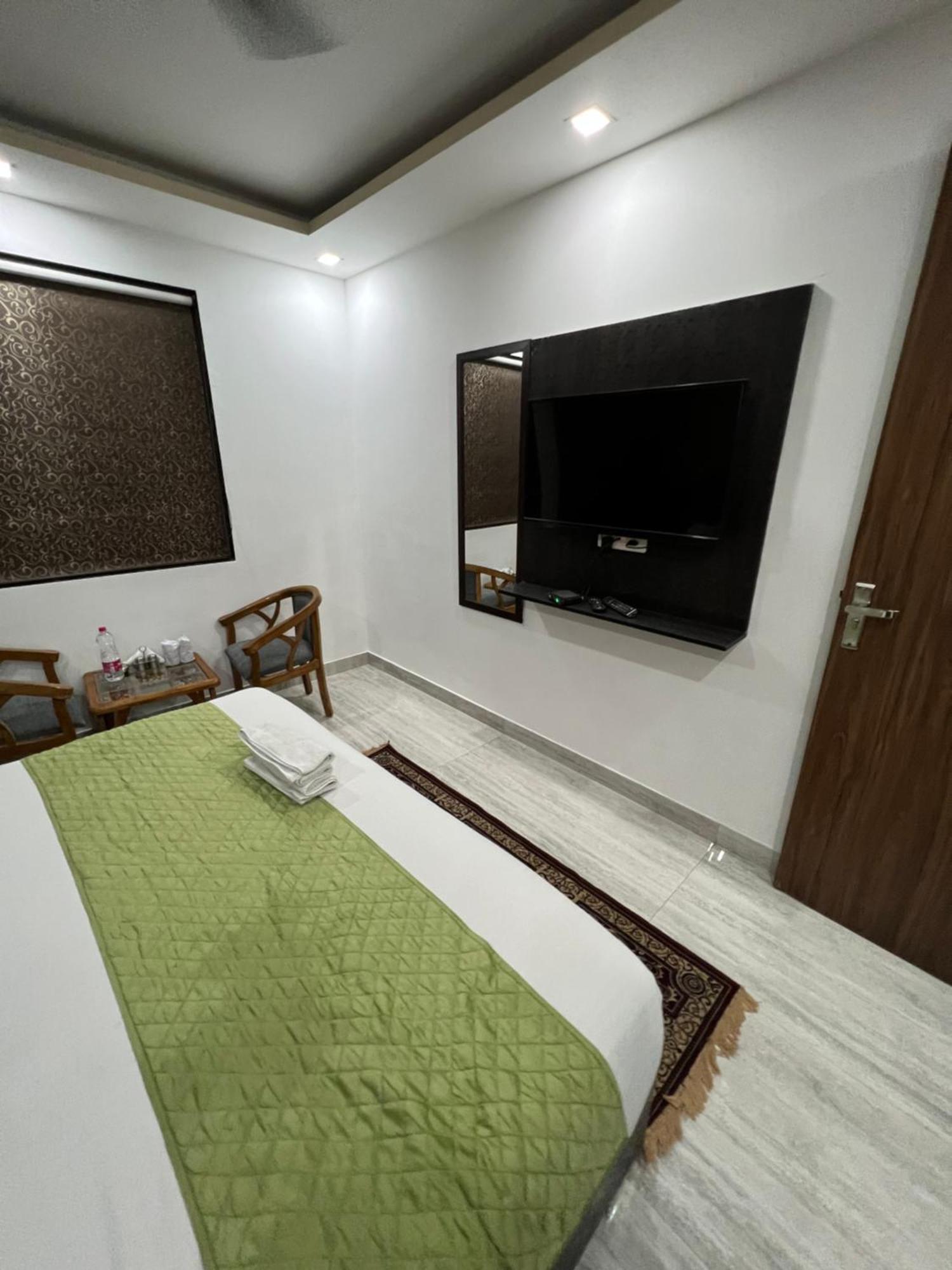 Royal Igi Hotel New Delhi