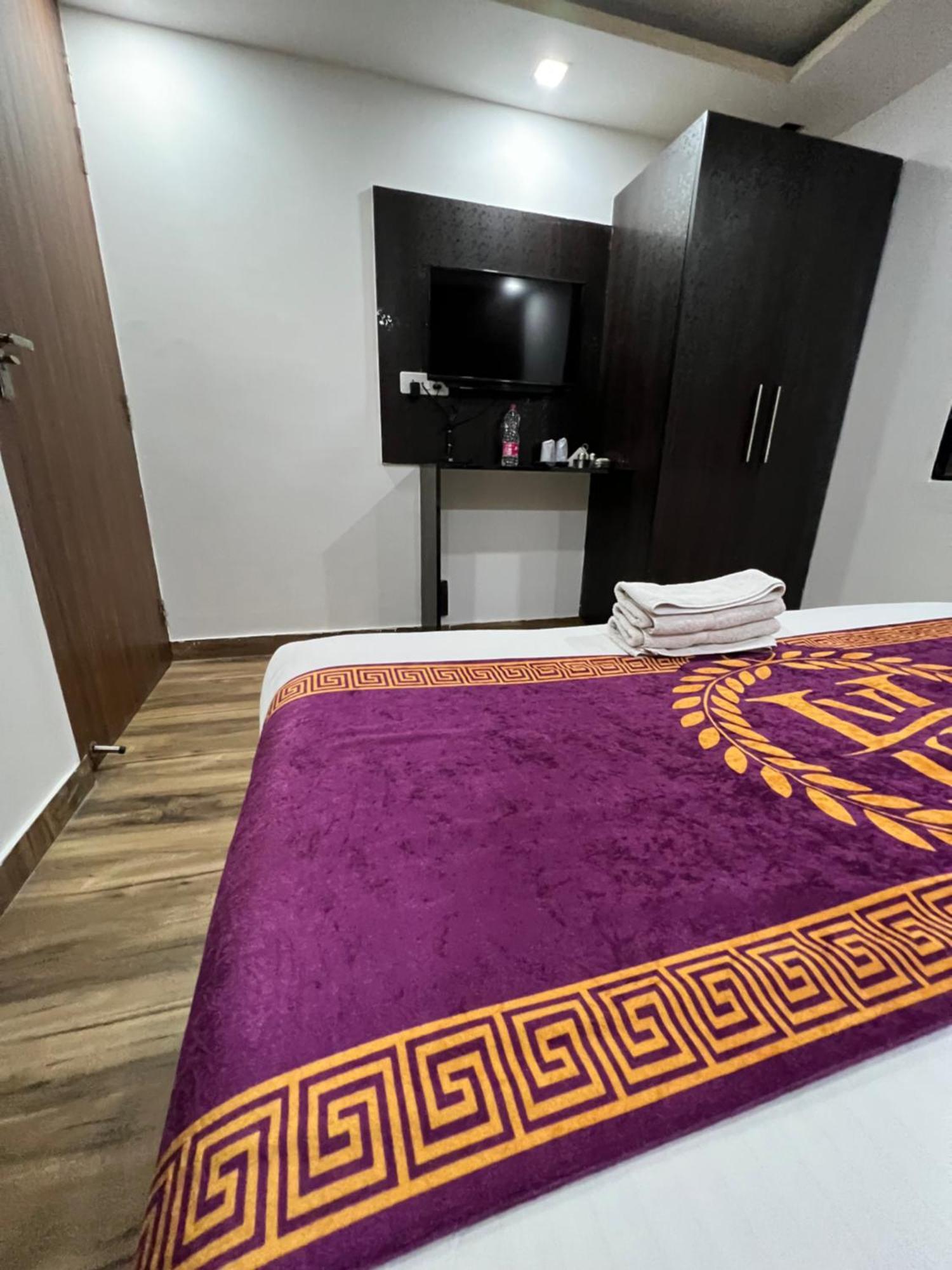 Hotel Royal Igi New Delhi
