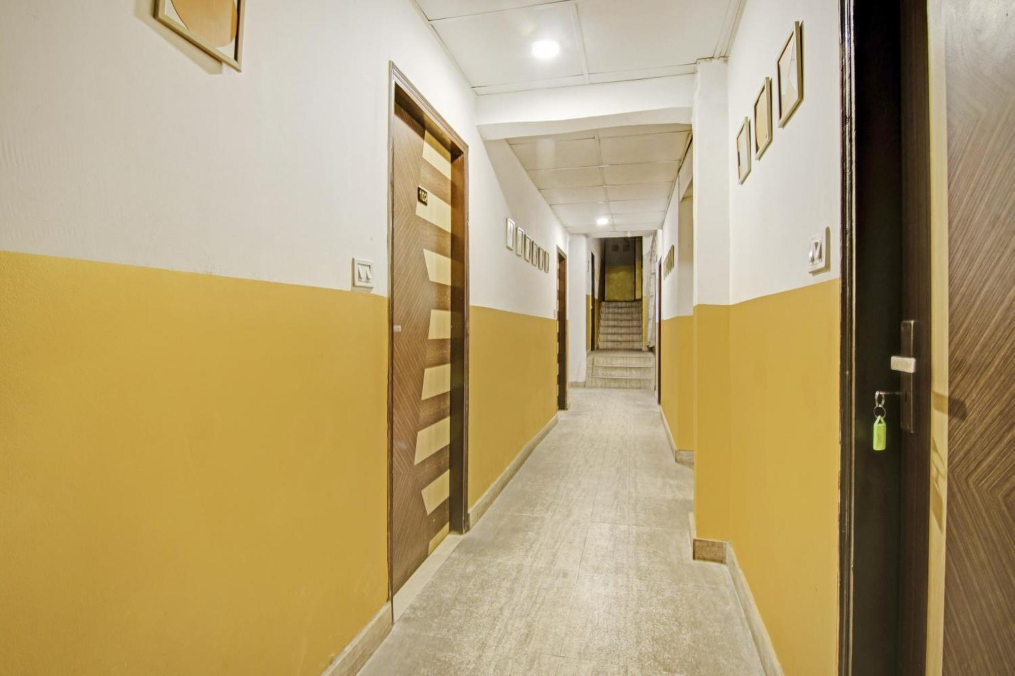 Hotel O The Premium New Delhi
