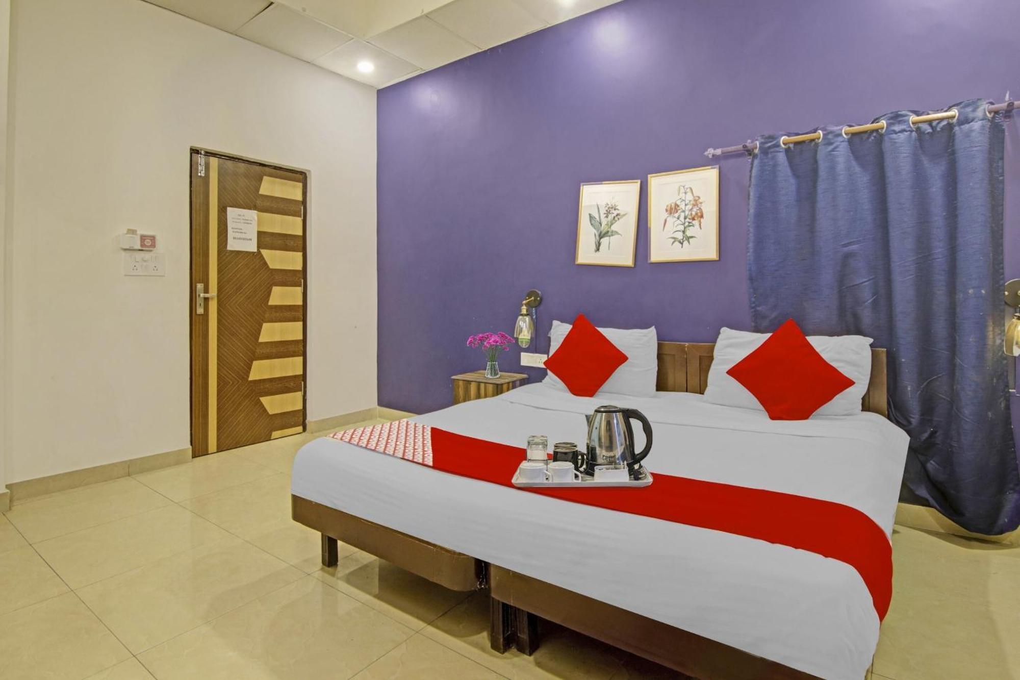 Hotel O The Premium New Delhi