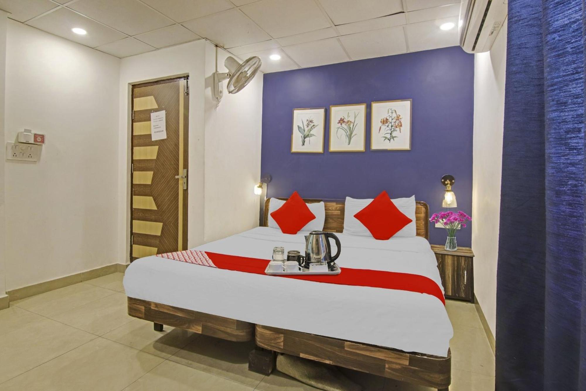 O The Premium New Delhi