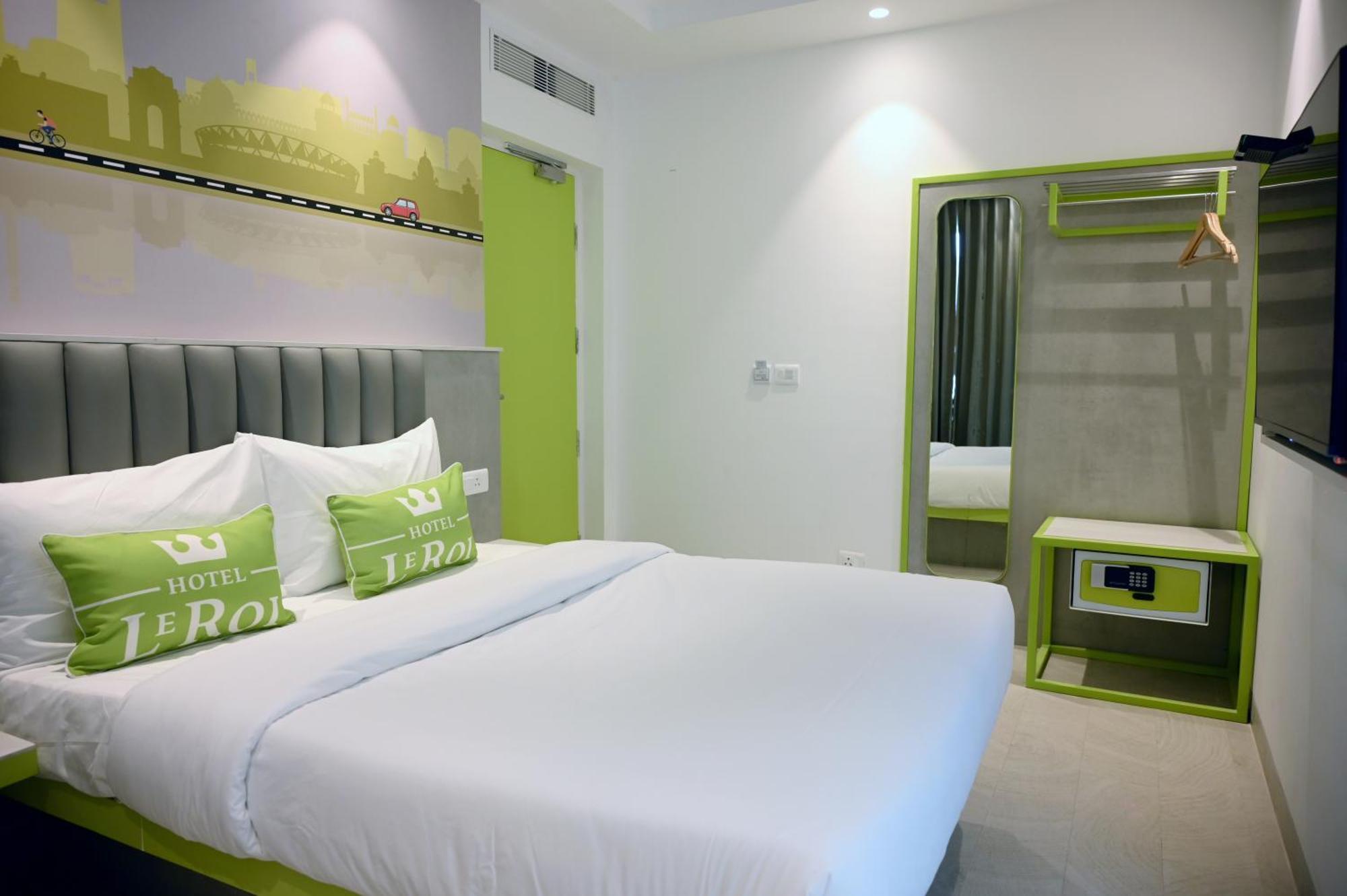 Hotel Le Roi Express Karol Bagh 3*