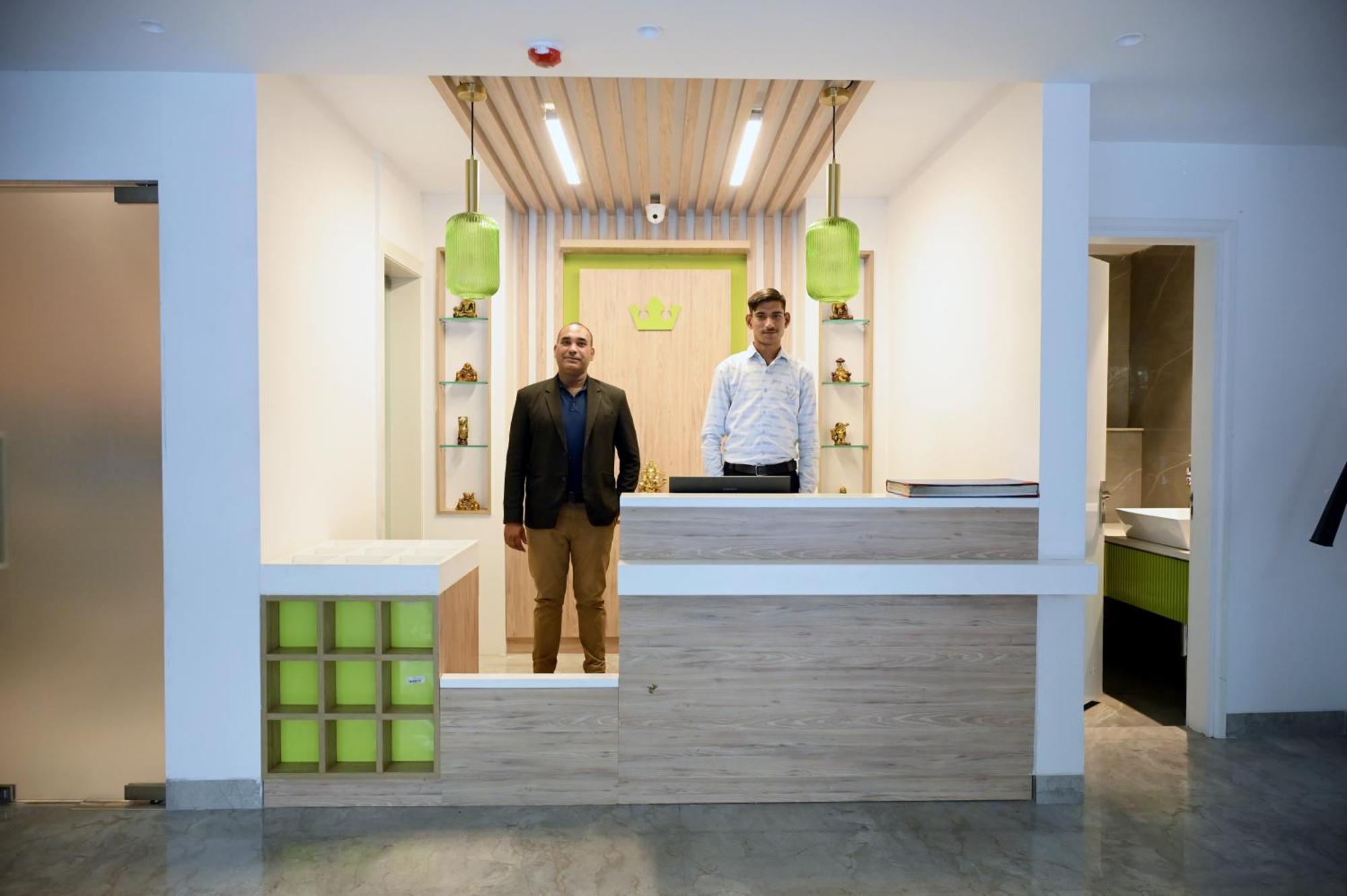 Le Roi Express Karol Bagh