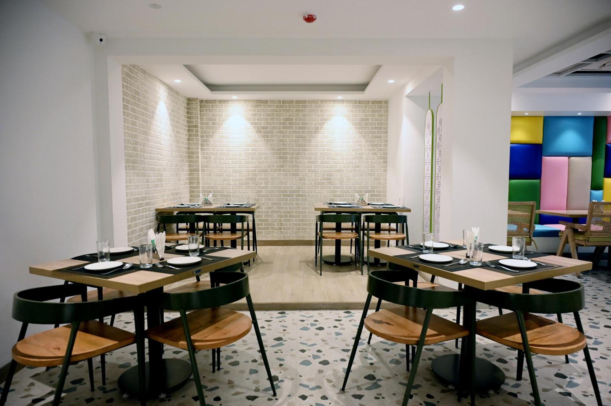 Le Roi Express Karol Bagh Hotel 3*