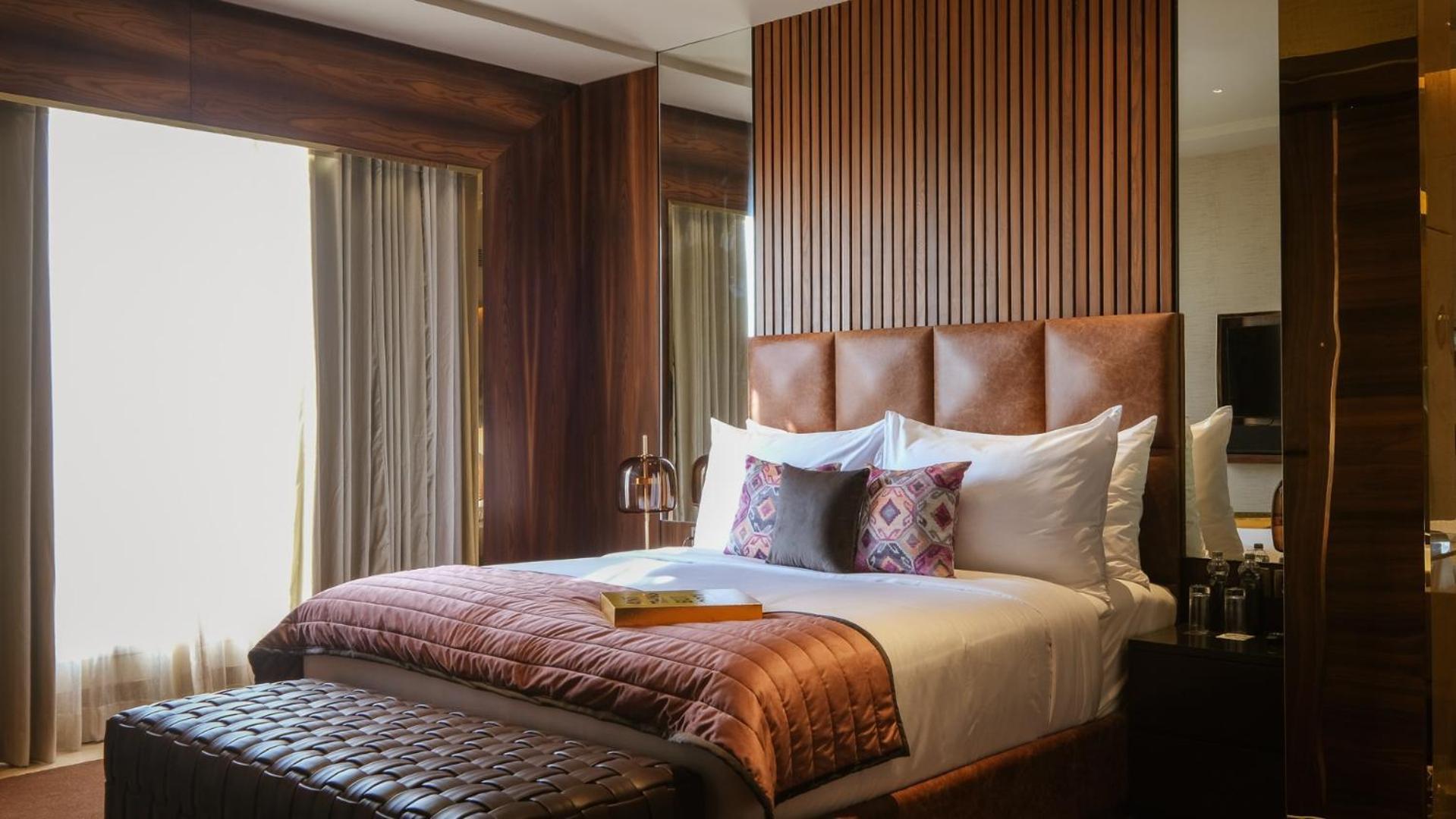 De Atlantes Near Delhi Airport Hotel 4*