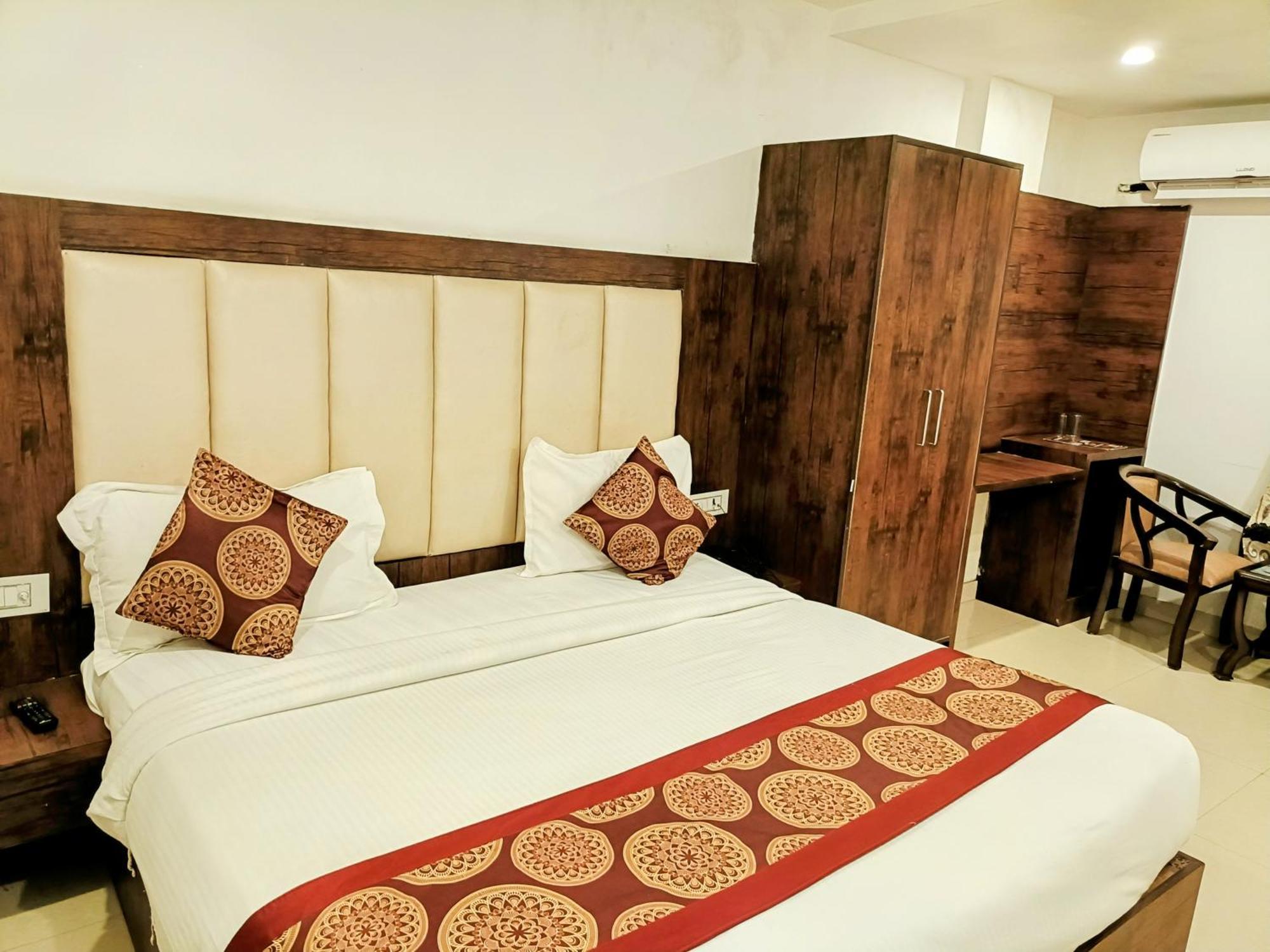 Tej International A Family Near Igi Airport Delhi 4* New Delhi