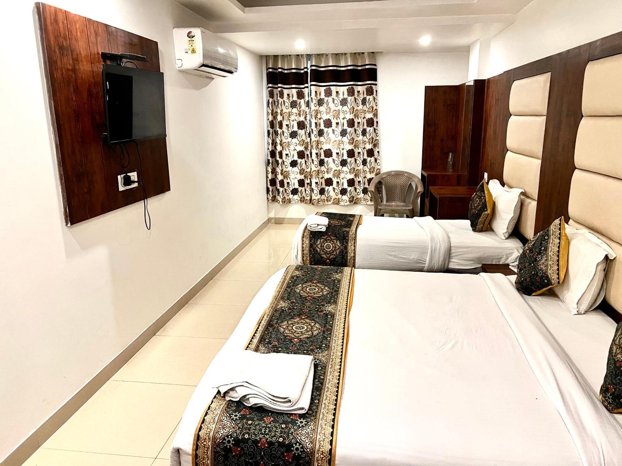 Tej International A Family Near Igi Airport Delhi 4* New Delhi