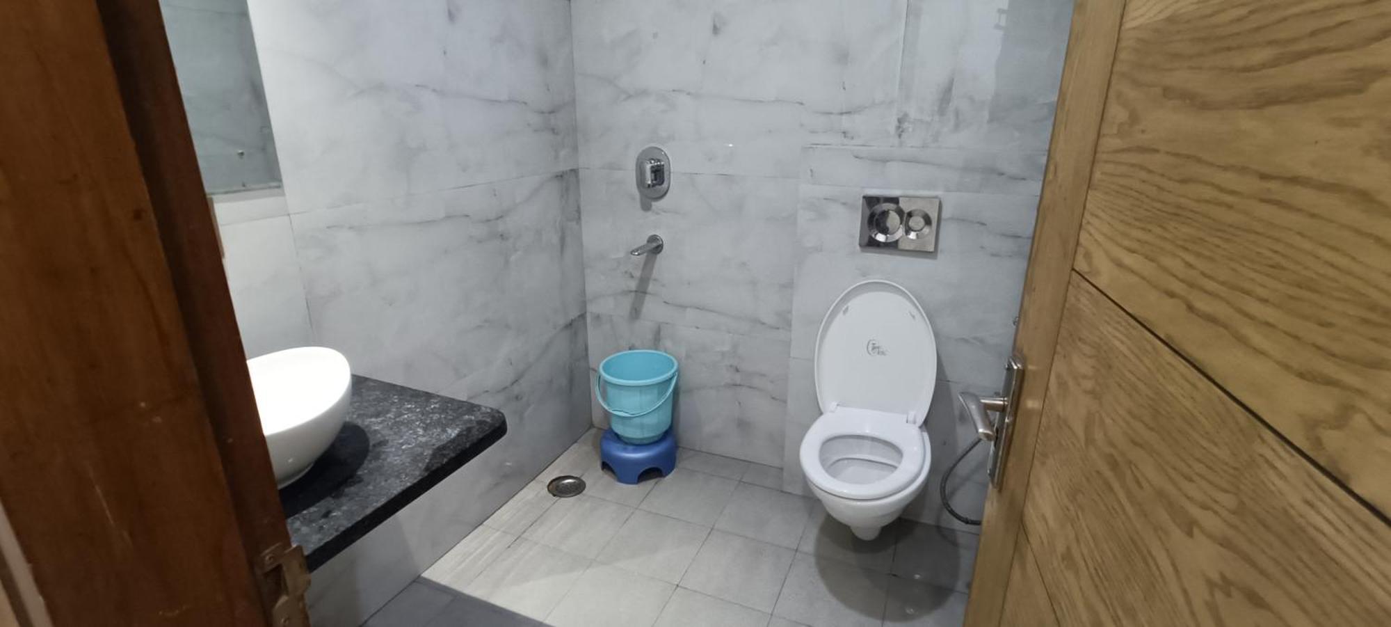 Hotel Awesome International 3*