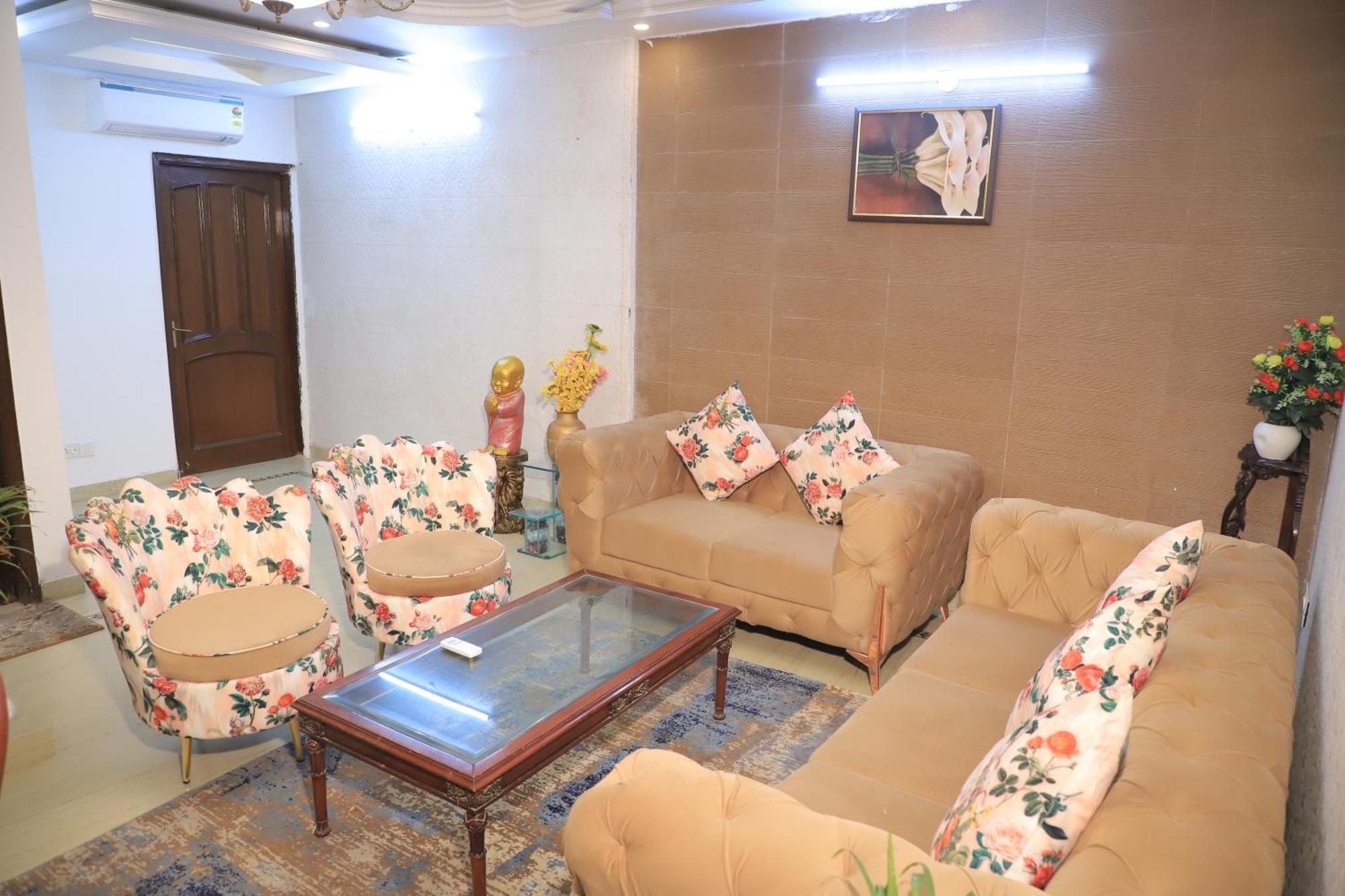 Fortune Service 3bhk , D-198 Saket Apartamento Nova Deli