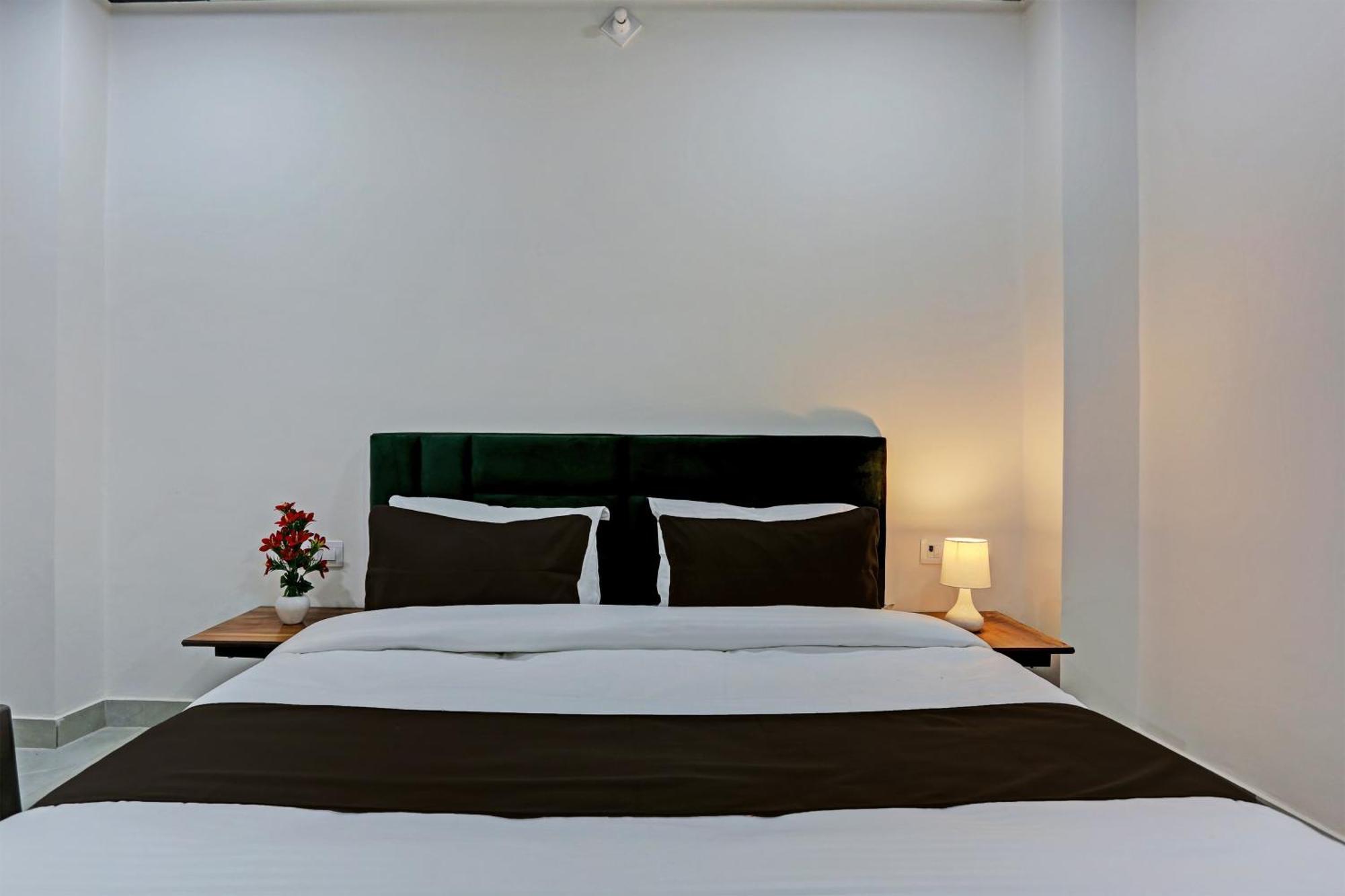 Hotel O Town House Gold Delhi (National Capital Territory of India)