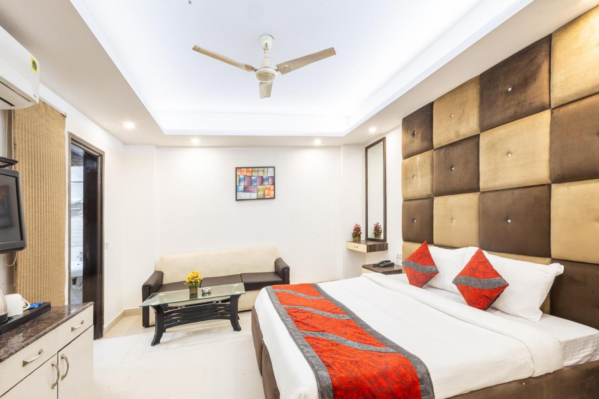 Hotel The Gold - Karol Bagh