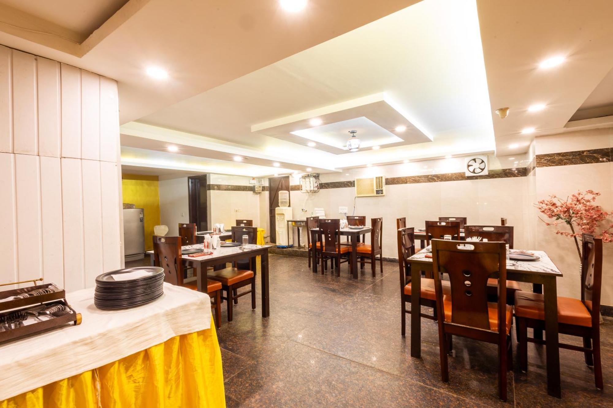 Hotel The Gold - Karol Bagh