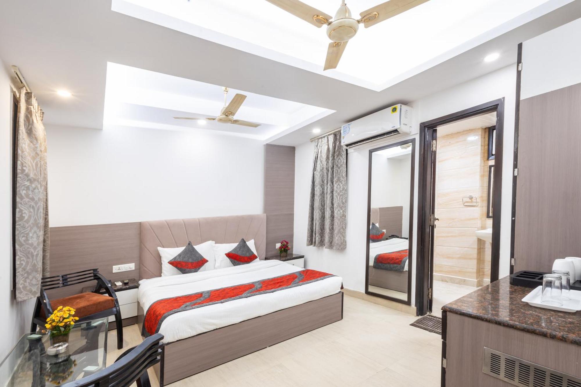 The Gold - Karol Bagh 3*