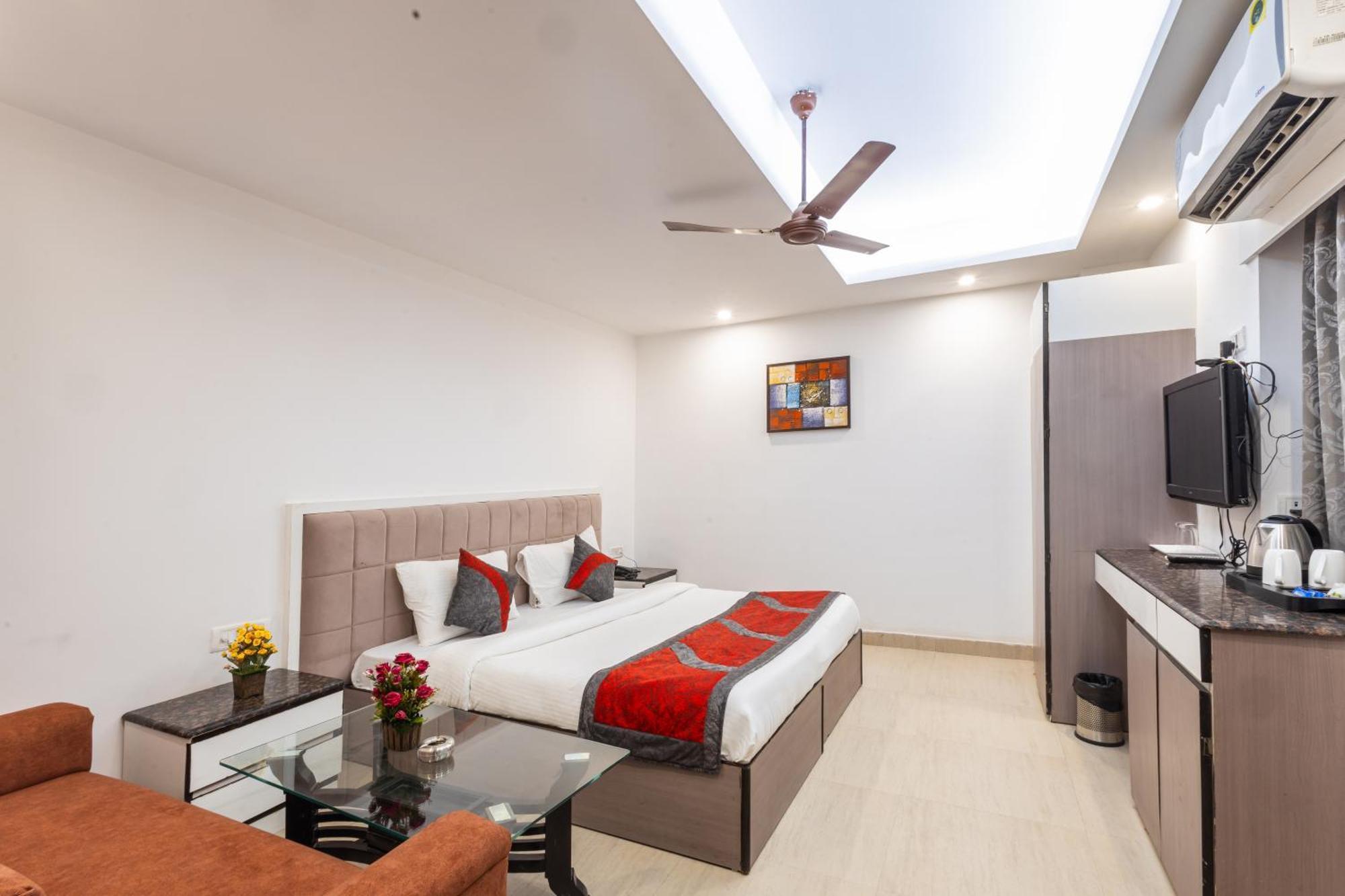 The Gold - Karol Bagh 3*