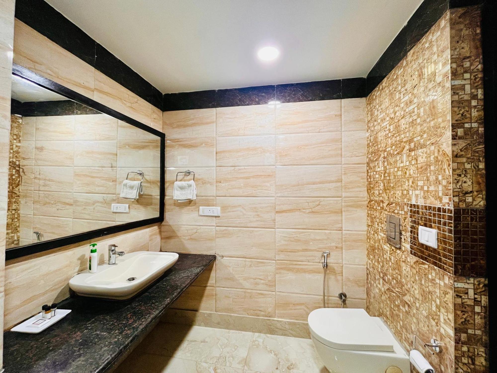 Hotel The Gold - Karol Bagh