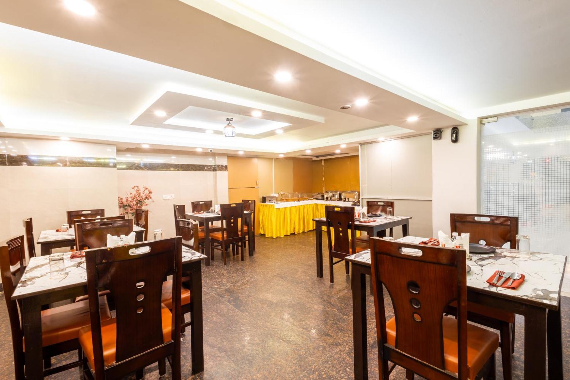 The Gold - Karol Bagh 3*