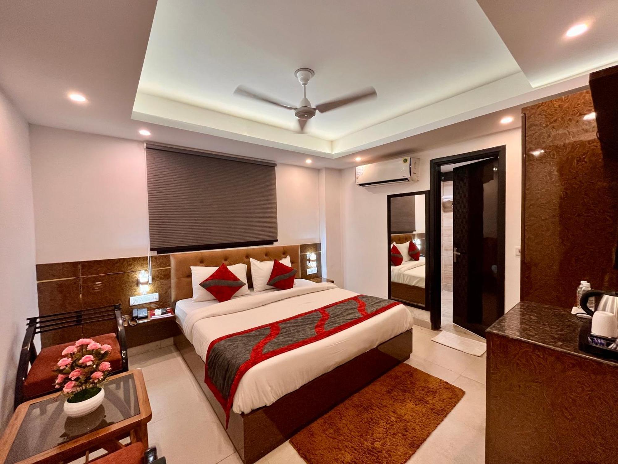 The Gold - Karol Bagh