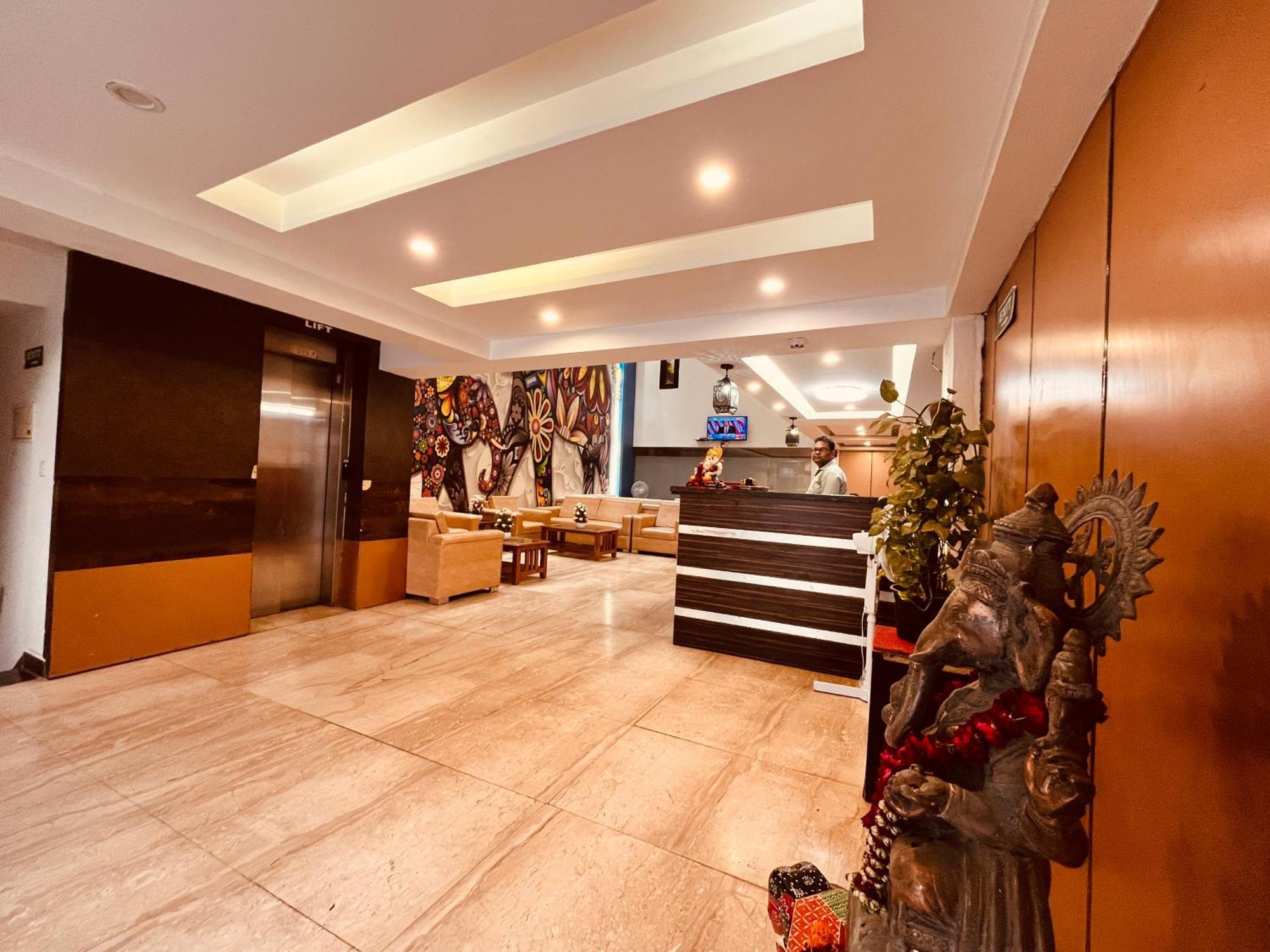 The Gold - Karol Bagh 3*