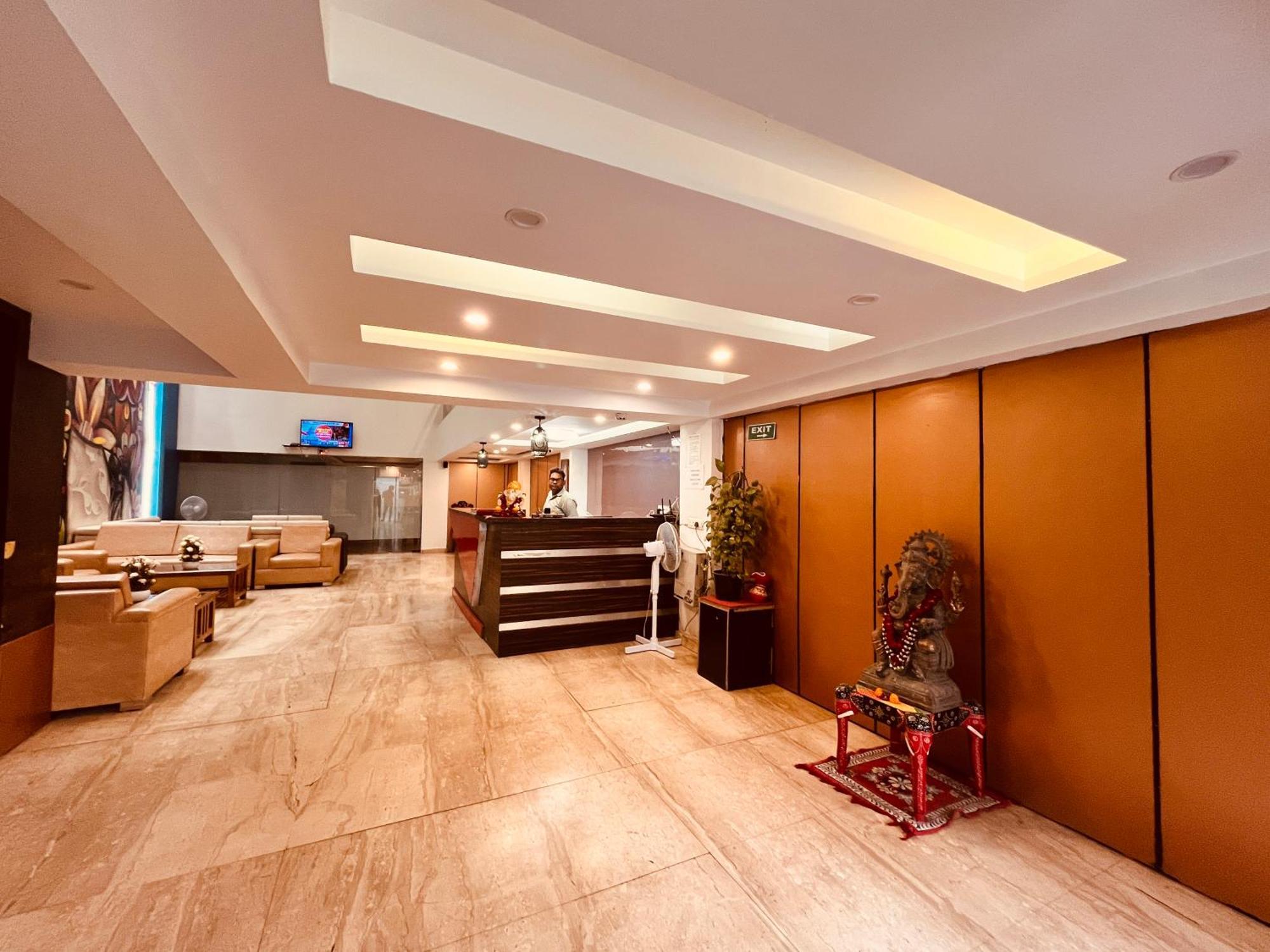 Hotel The Gold - Karol Bagh 3*