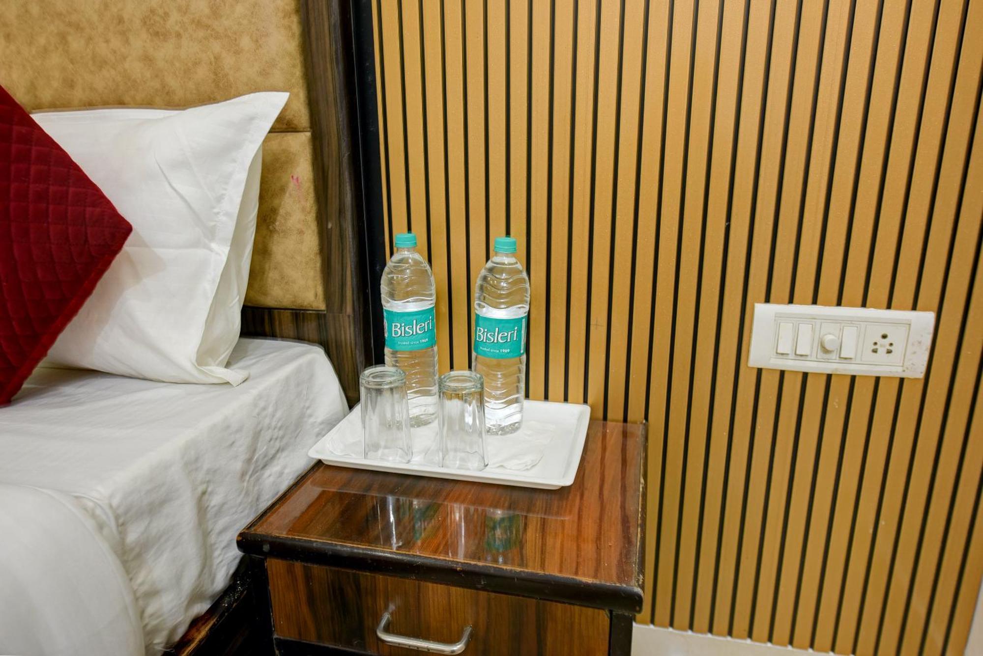 Hotel Lookout Delhi Igi Airport 4*