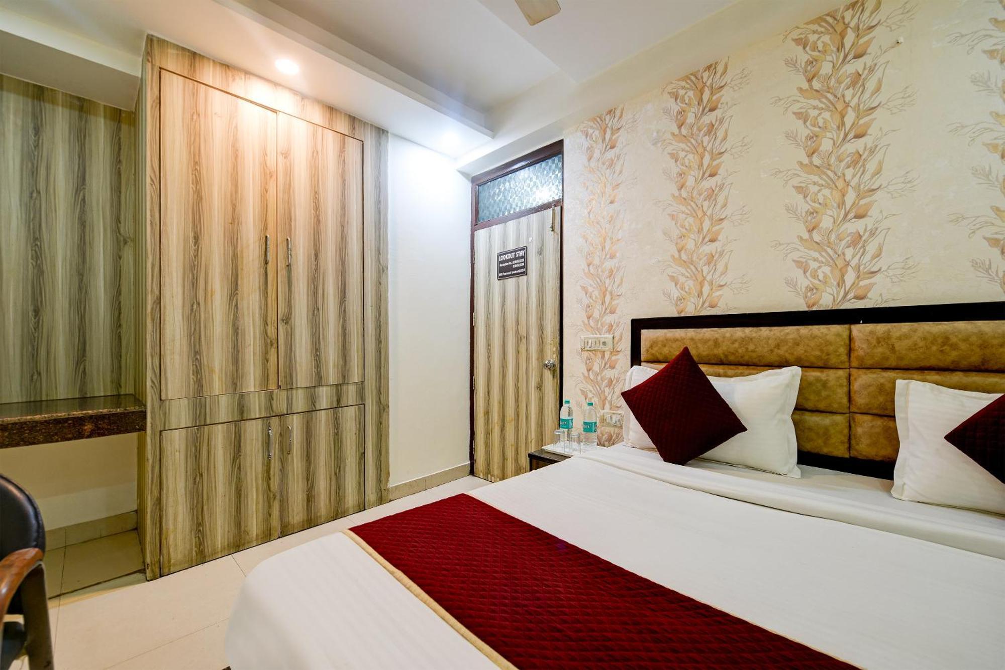 Lookout Delhi Igi Airport Hotel 4*