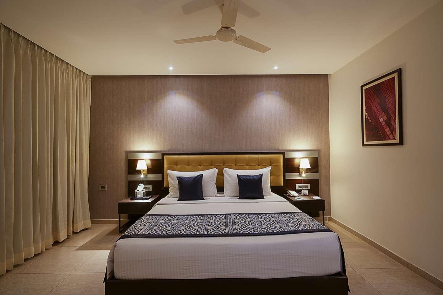 Hotel Ocean Near Delhi Airport 4*