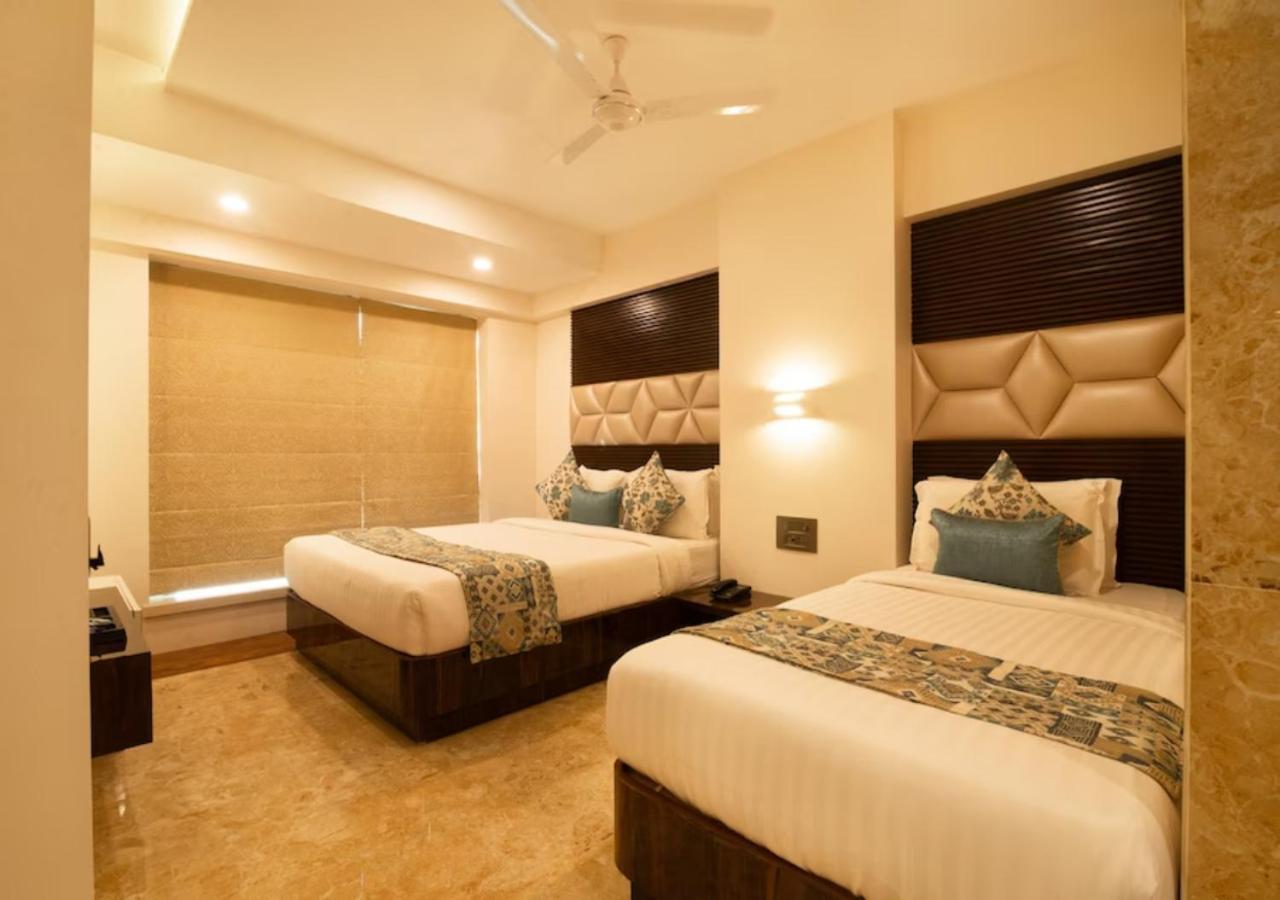 Hotel Seven Near Delhi Airport Nova Deli