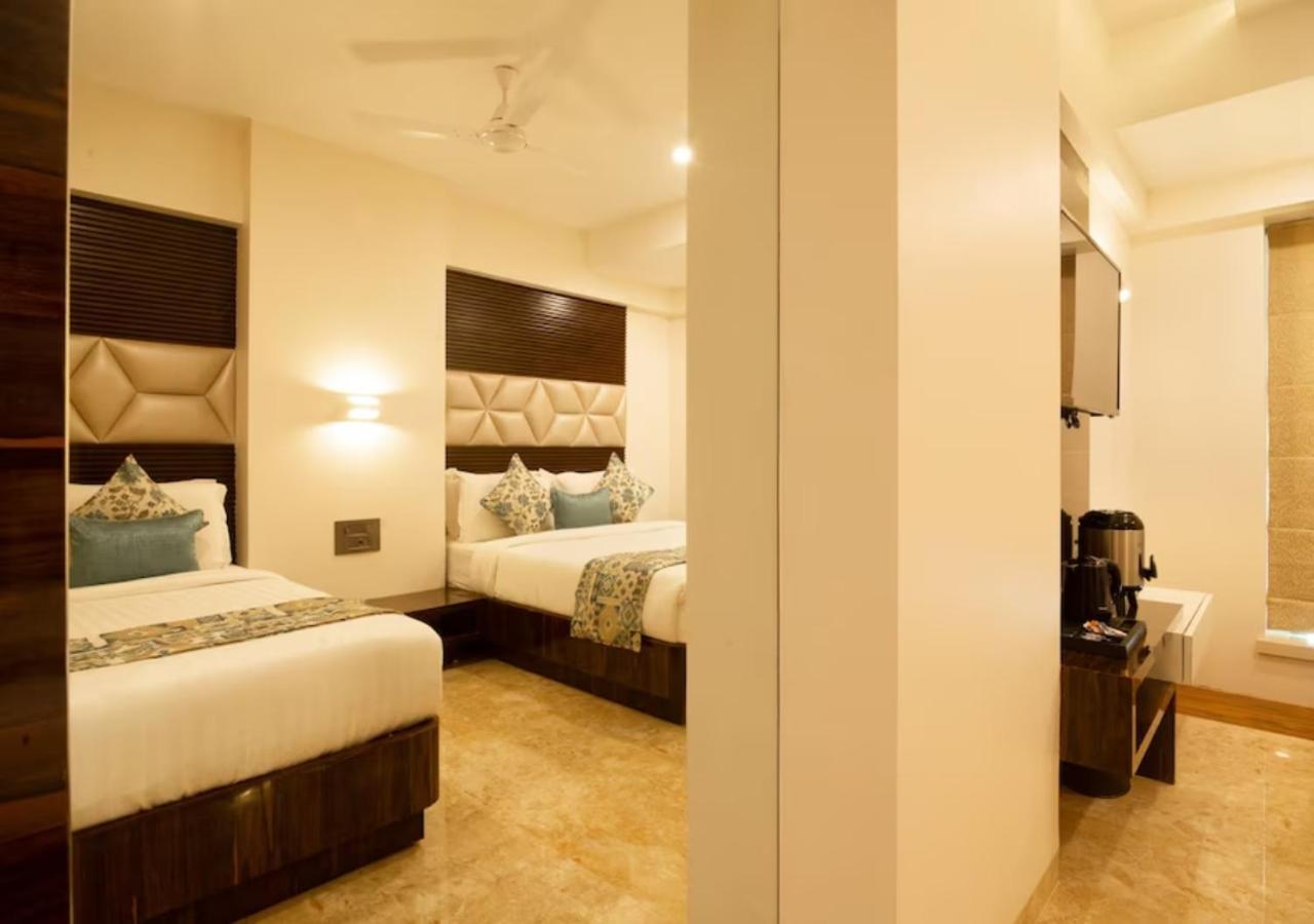 Hotel Seven Near Delhi Airport