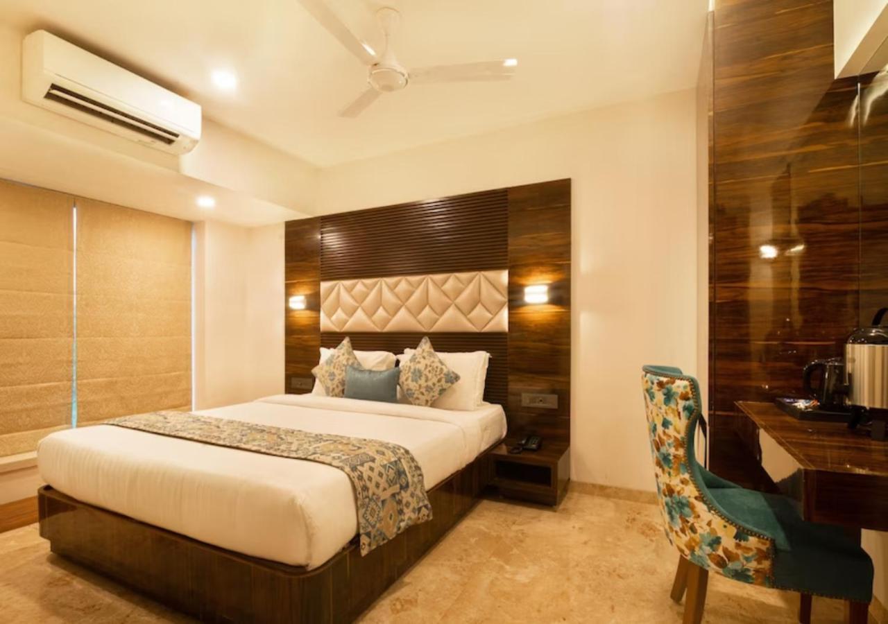 Seven Near Delhi Airport Hotel