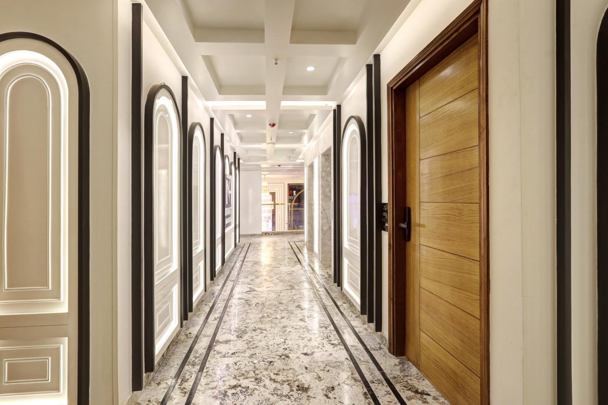Namaste Hindustan Just A Minute Away From Railway Station And Connaught Place New Delhi