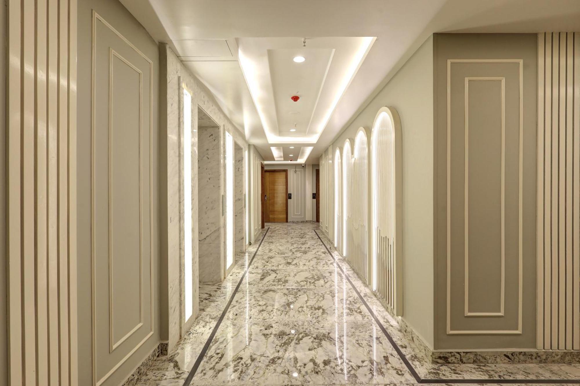 Namaste Hindustan Just A Minute Away From Railway Station And Connaught Place Hotel