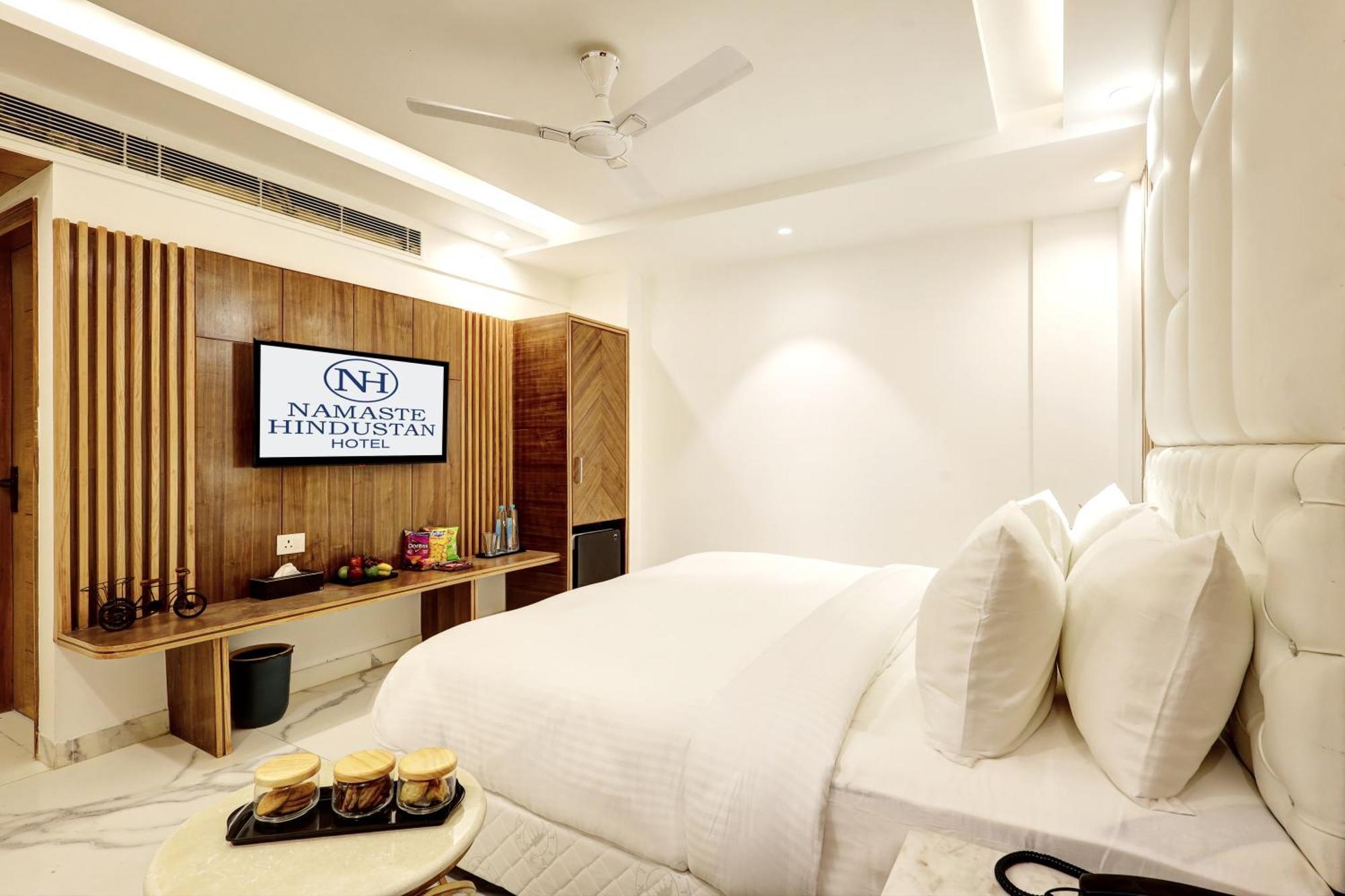 Namaste Hindustan Just A Minute Away From Railway Station And Connaught Place Hotel 4*