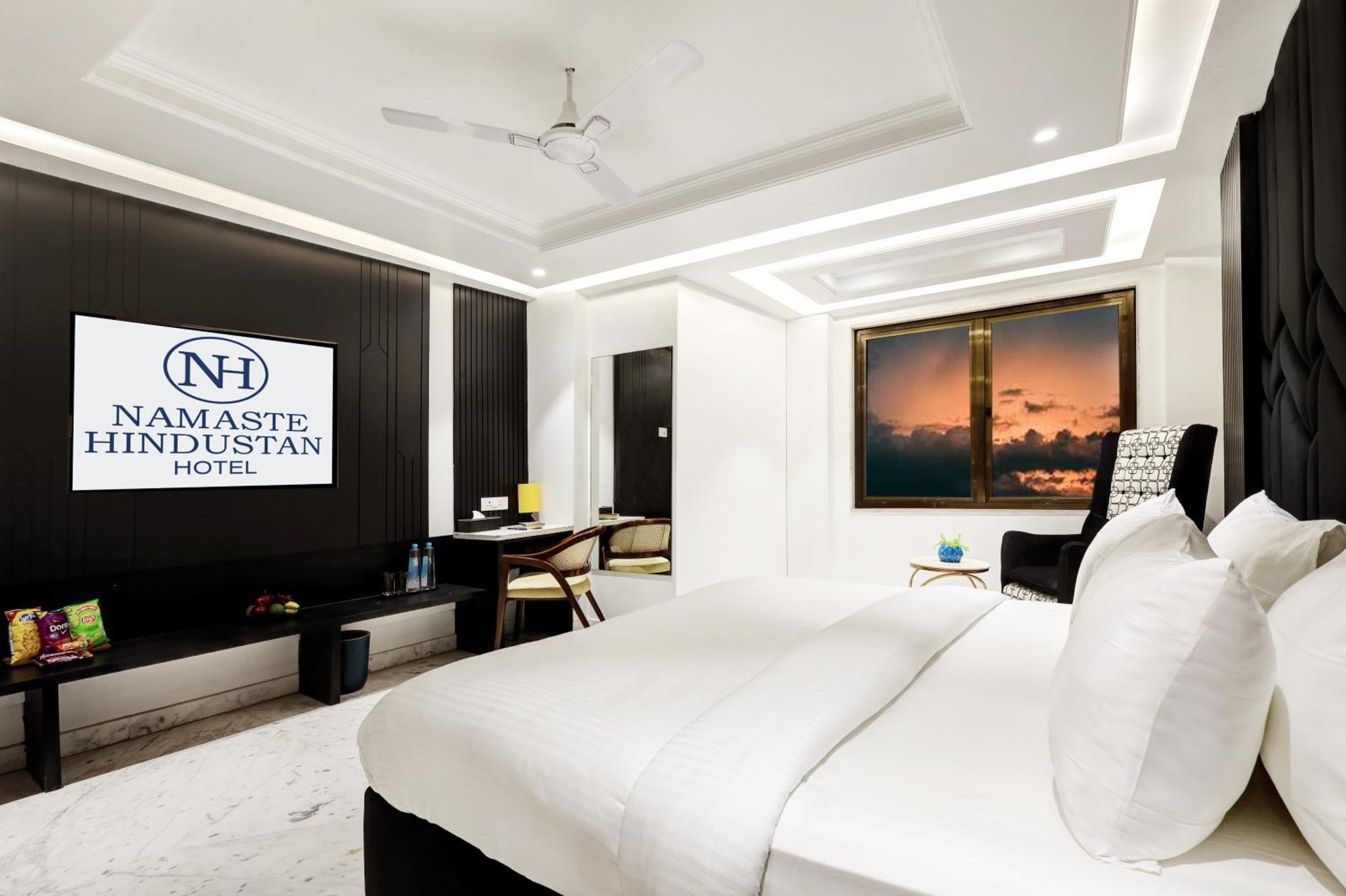 Hotel Namaste Hindustan Just A Minute Away From Railway Station And Connaught Place 4*
