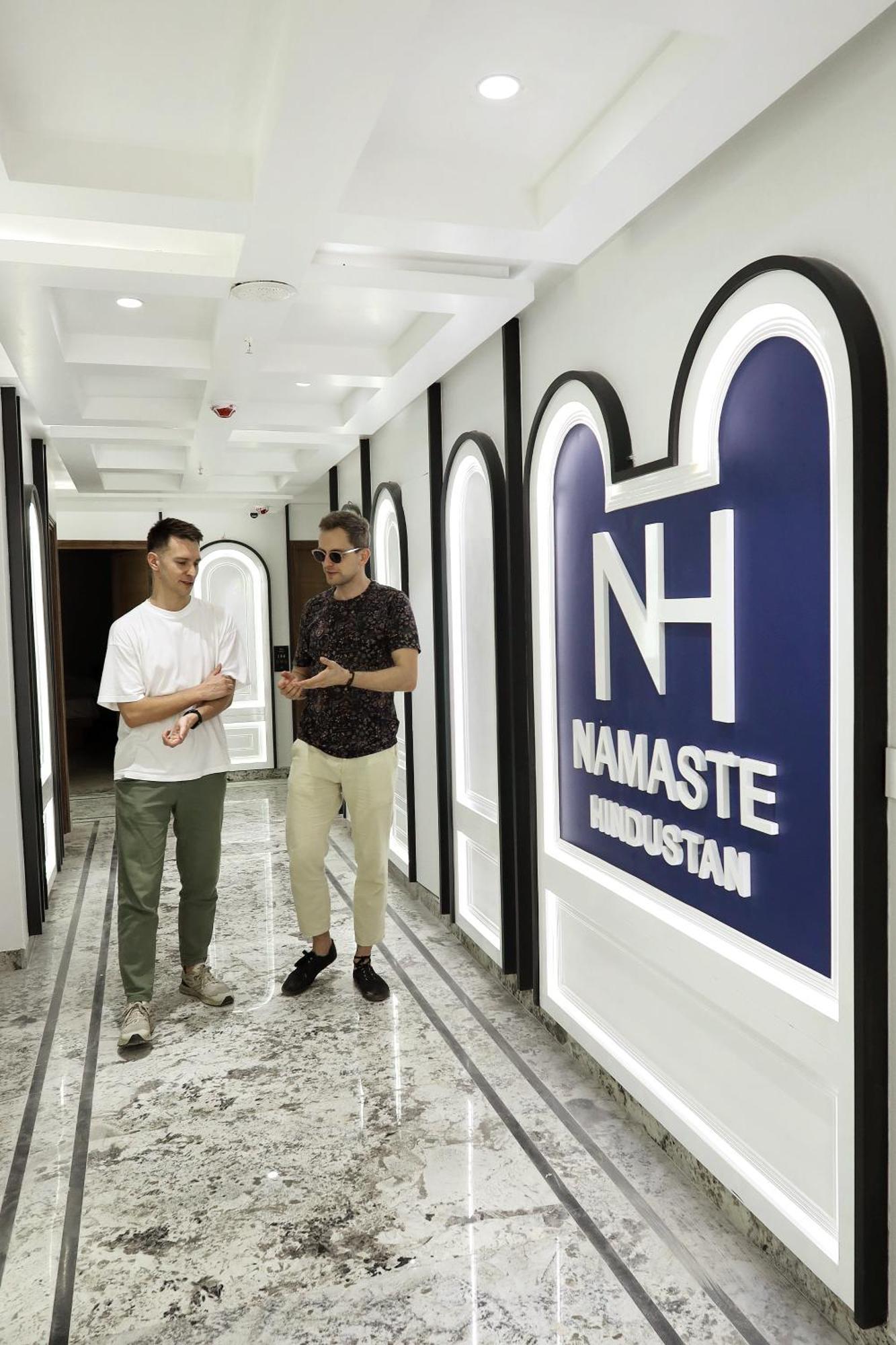 Namaste Hindustan Just A Minute Away From Railway Station And Connaught Place 4*
