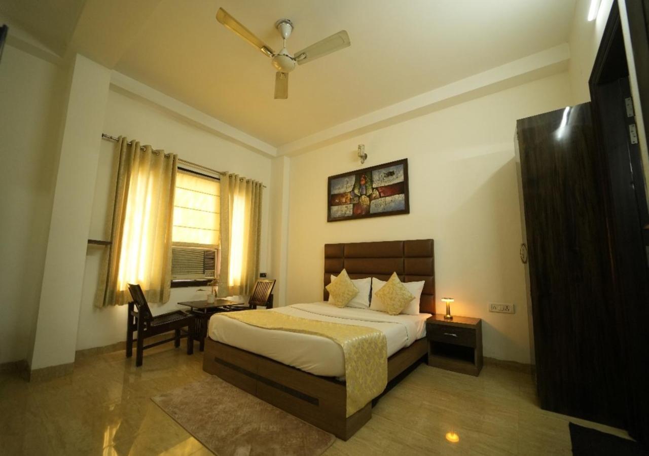Runway Residency At Pitampura