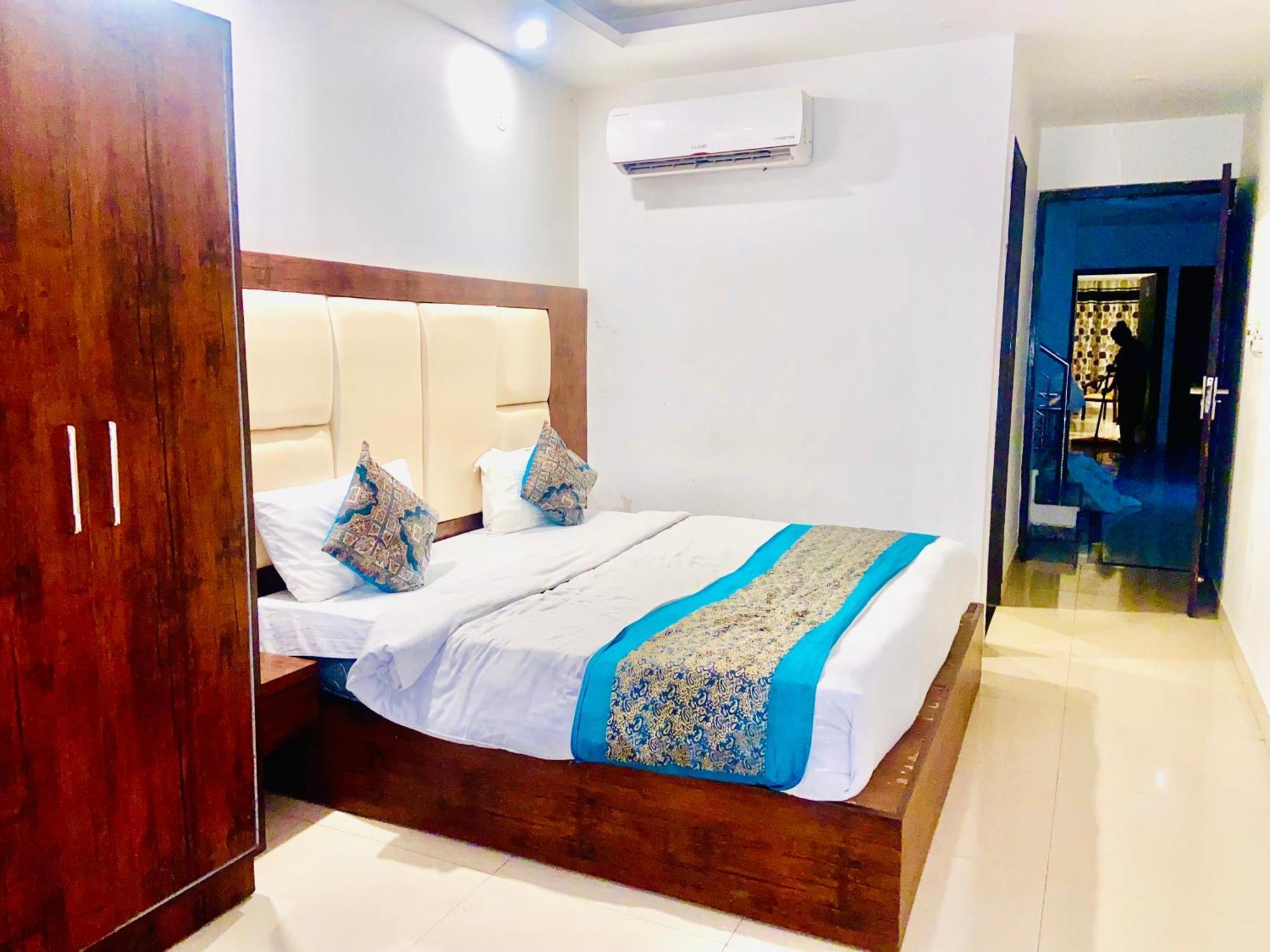 Tej Palace Near Igi Airport Delhi Hotel