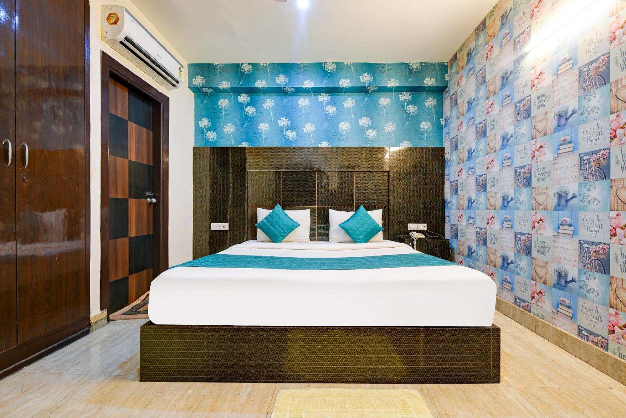 Bed & Breakfast Sky Plaza At Delhi Airport 3*
