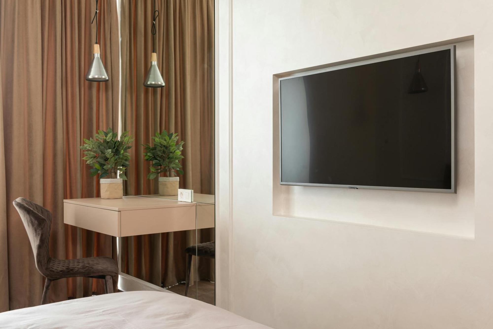 Tej Palace Near Igi Airport Delhi New Delhi