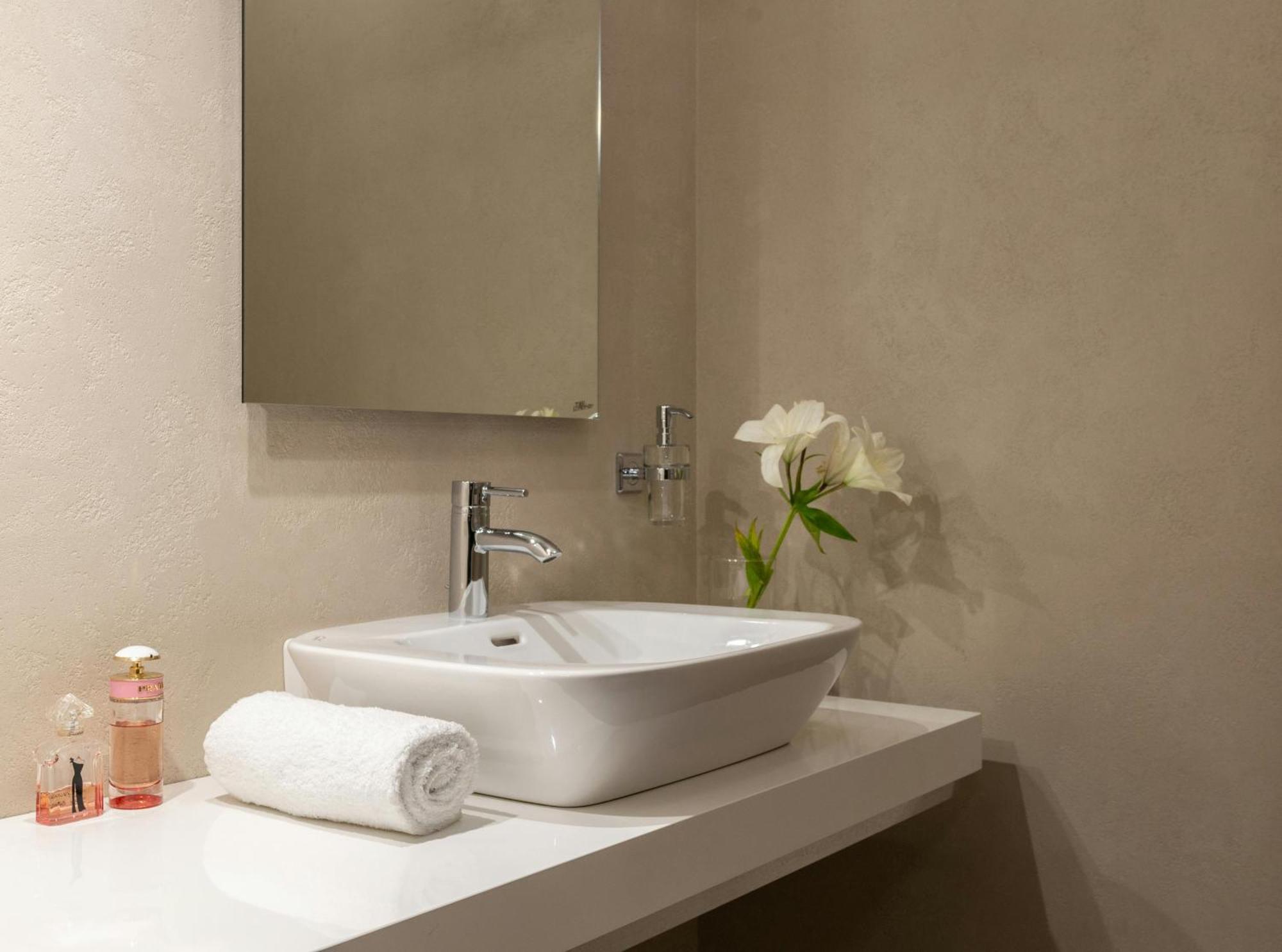 Tej Palace Near Igi Airport Delhi 4* New Delhi