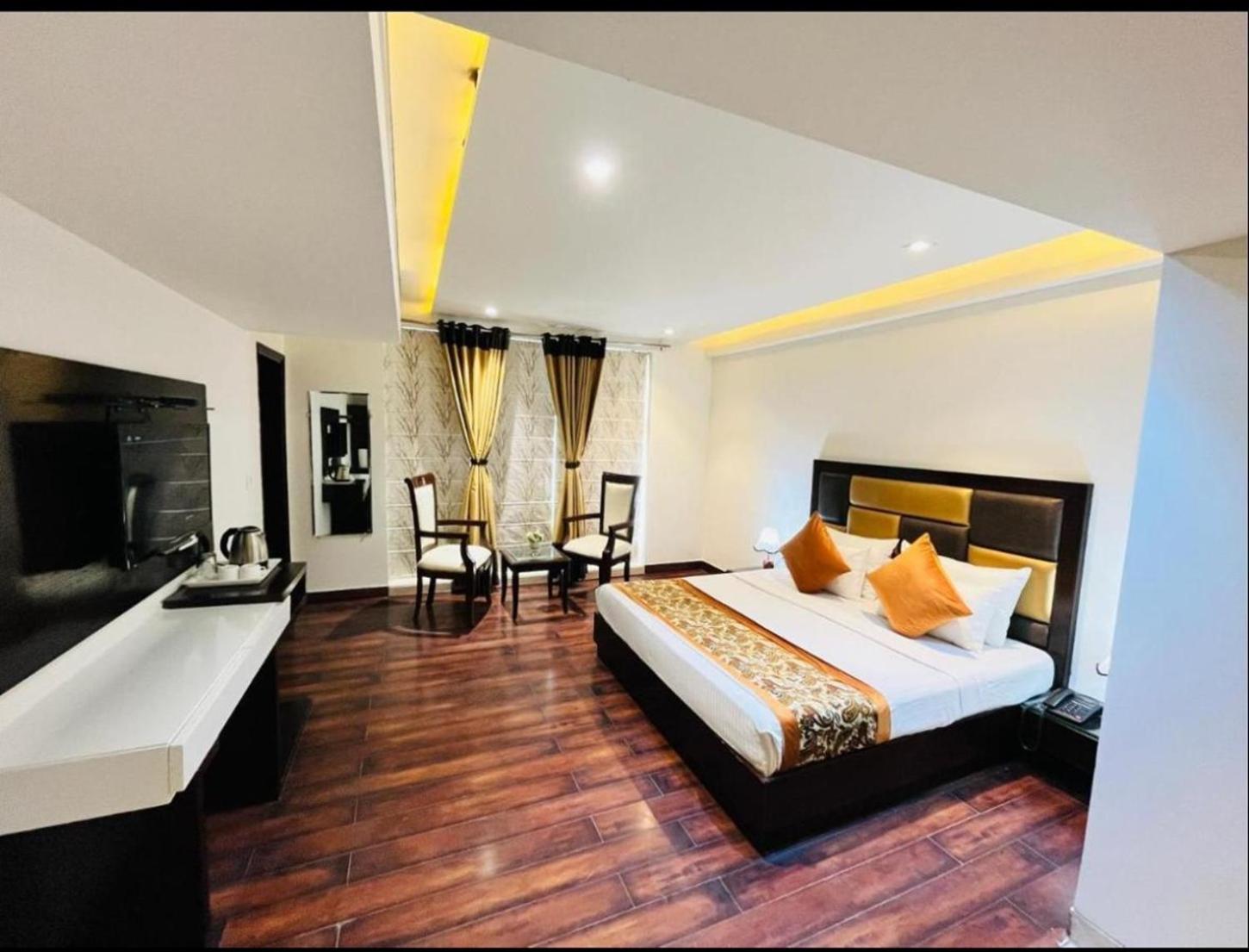 Anutham At Saket 3* New Delhi